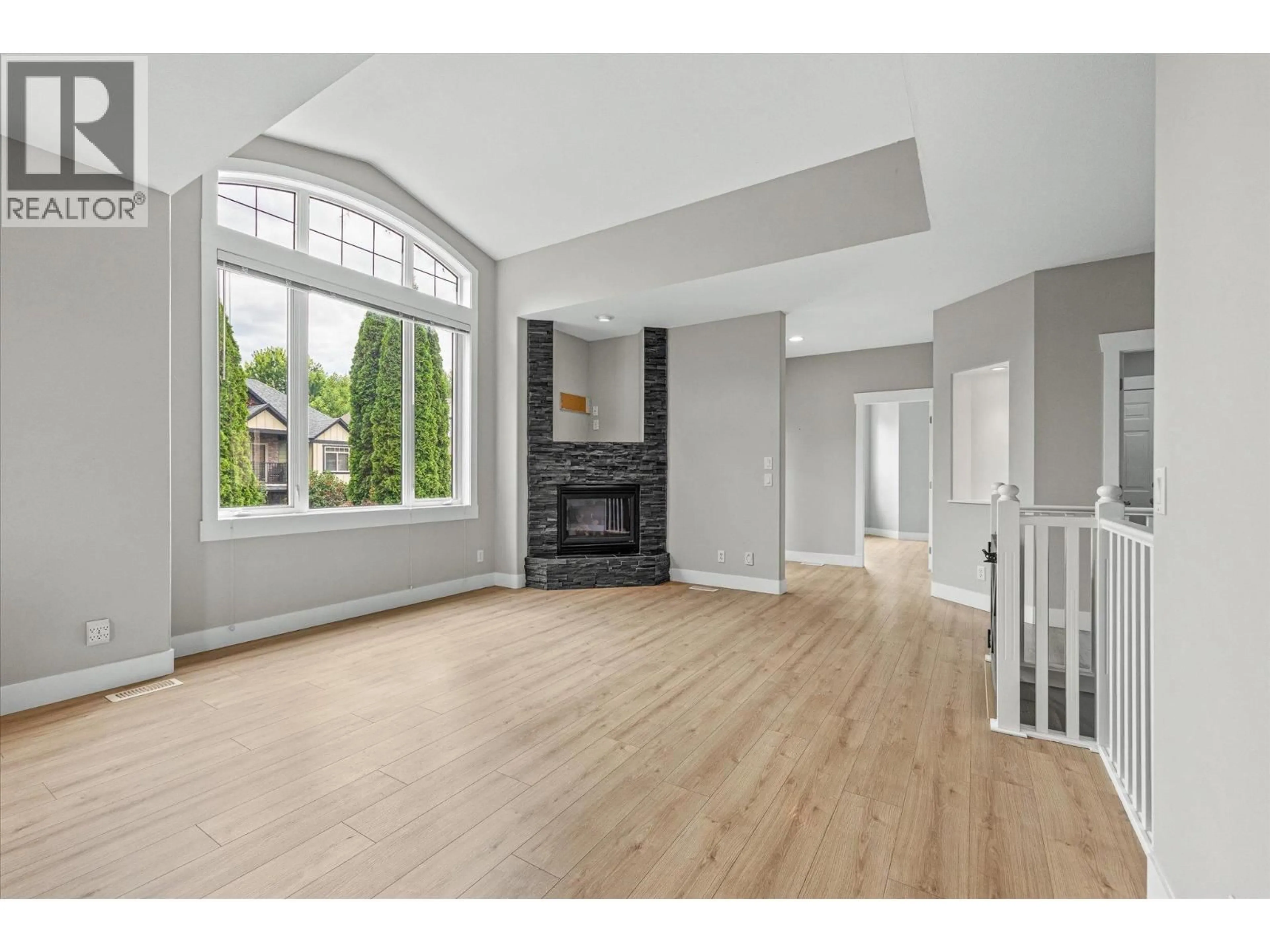 Unknown for 574 GOWEN PLACE, Kelowna British Columbia V1W5B4