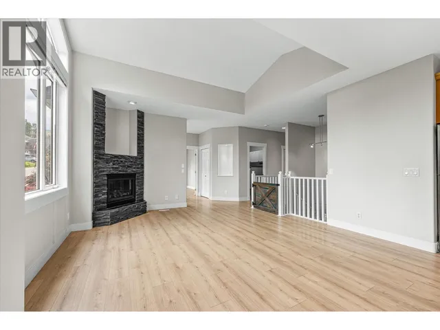 574 GOWEN PLACE, Kelowna 3