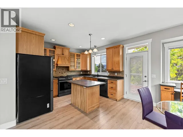 574 GOWEN PLACE, Kelowna 5