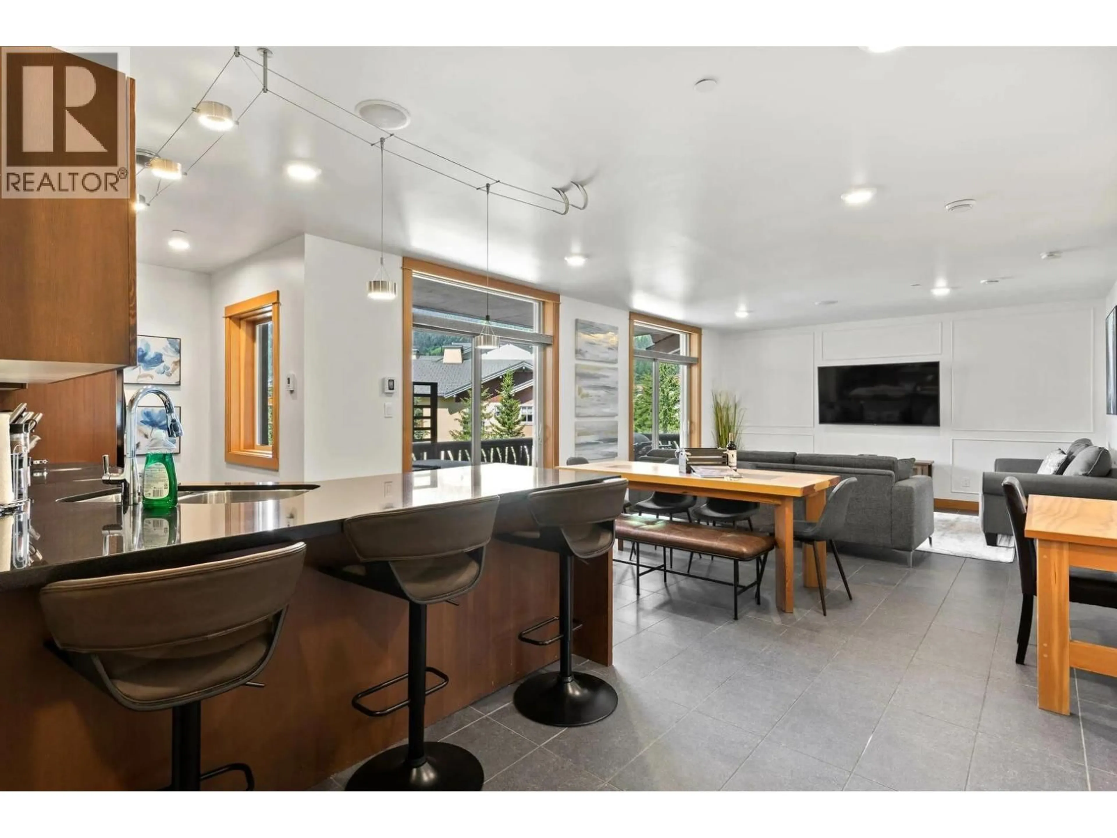 Open concept kitchen, unknown for 201 - 3270 VILLAGE WAY OTHER, Sun Peaks British Columbia V0E5N0