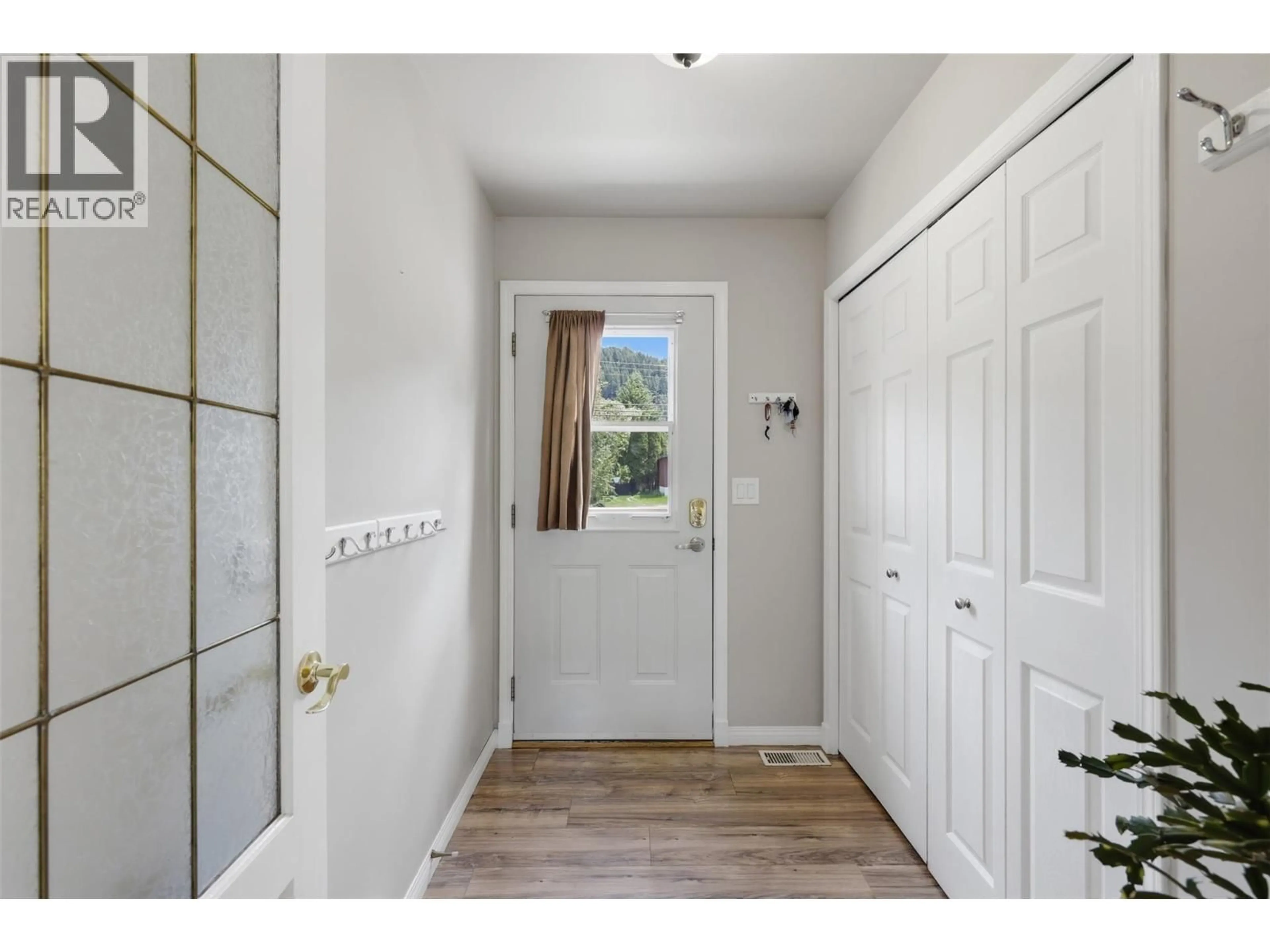 Indoor entryway for 7153 CAHILTY ROAD, Kamloops British Columbia V0E1Z1