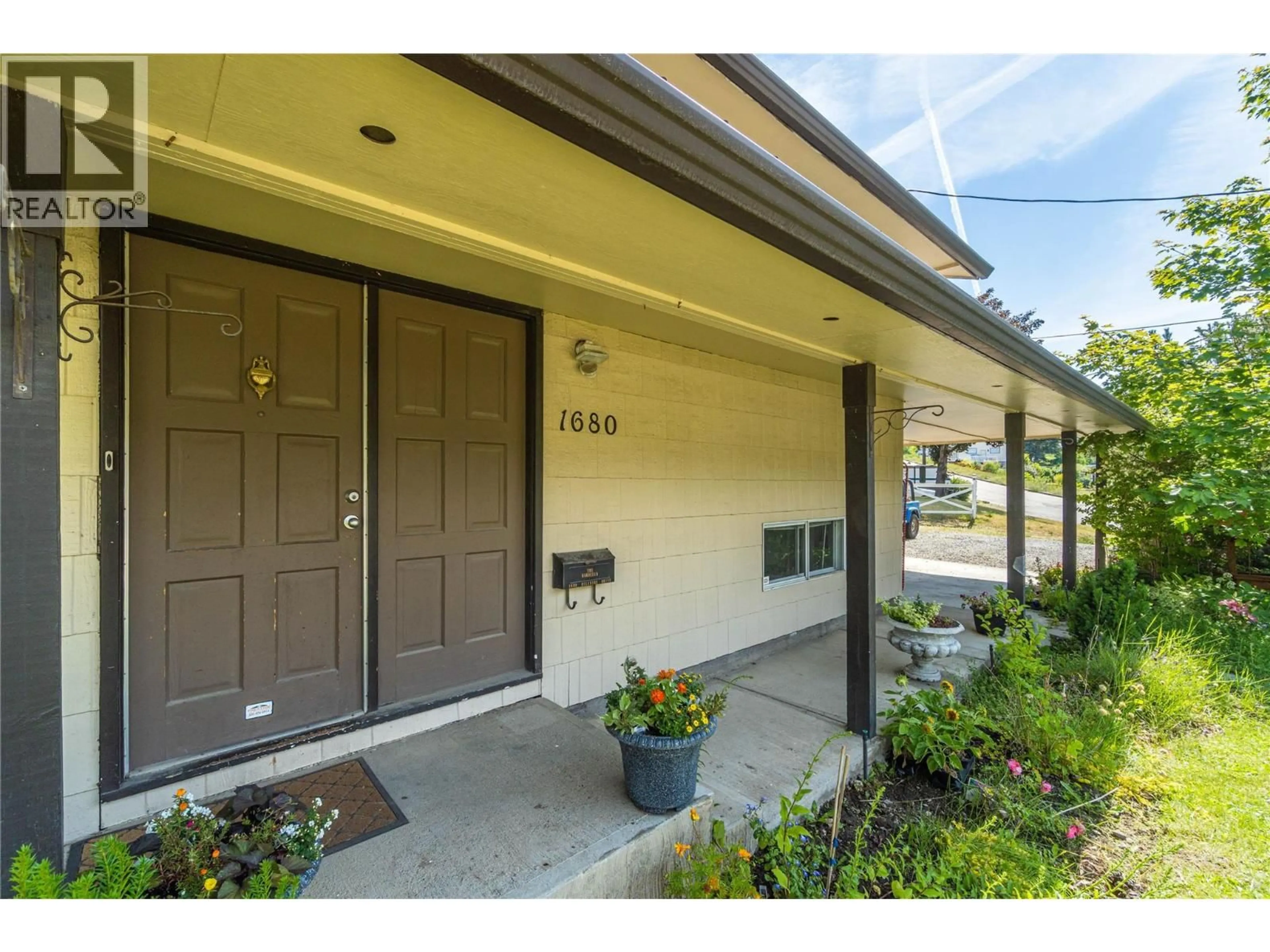 Indoor entryway for 1680 MT. DUFFERIN DRIVE, Kamloops British Columbia V2E1A2