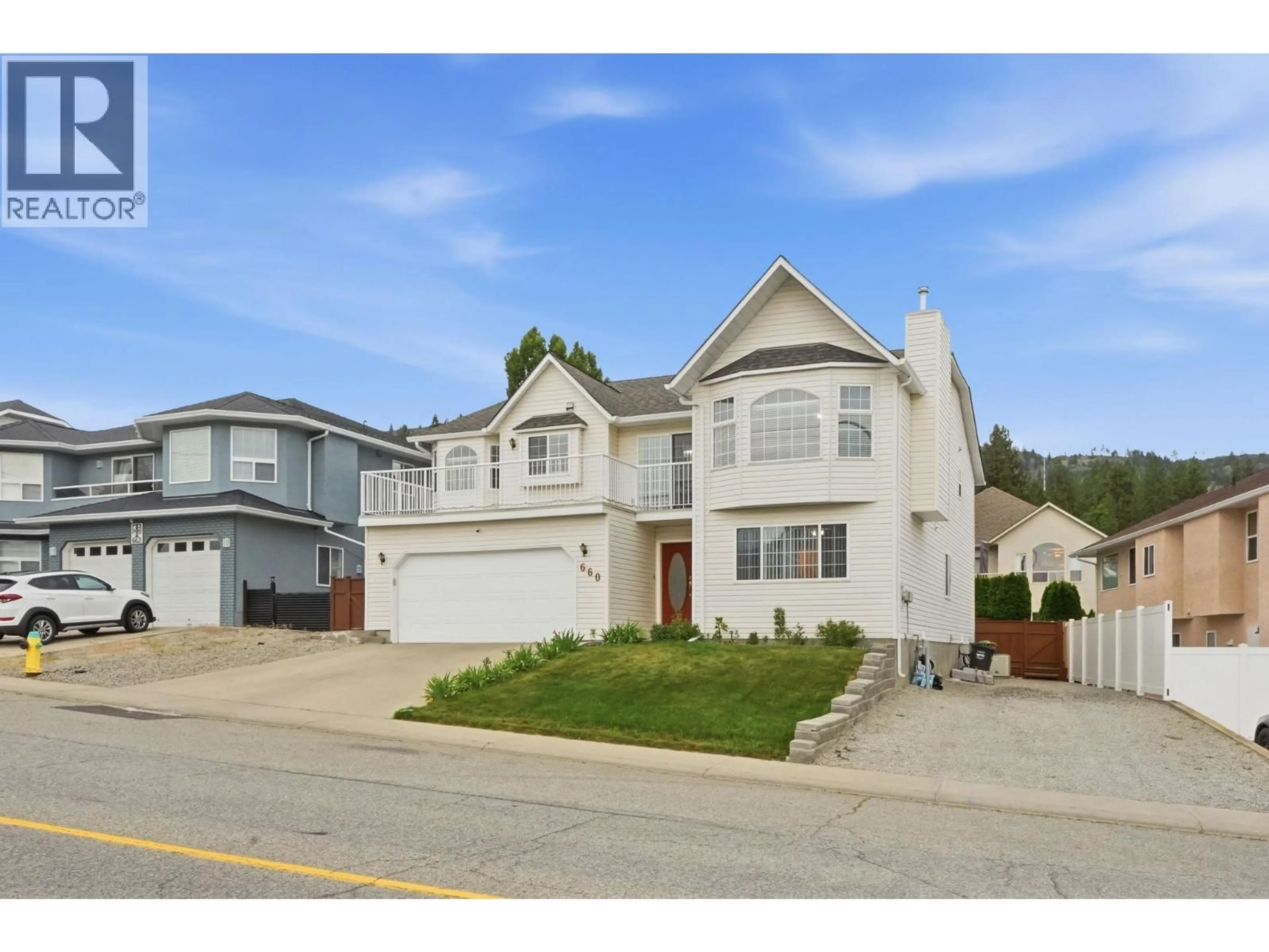 Home with vinyl exterior material, street for 660 WILTSE BOULEVARD, Penticton British Columbia V2A8J2