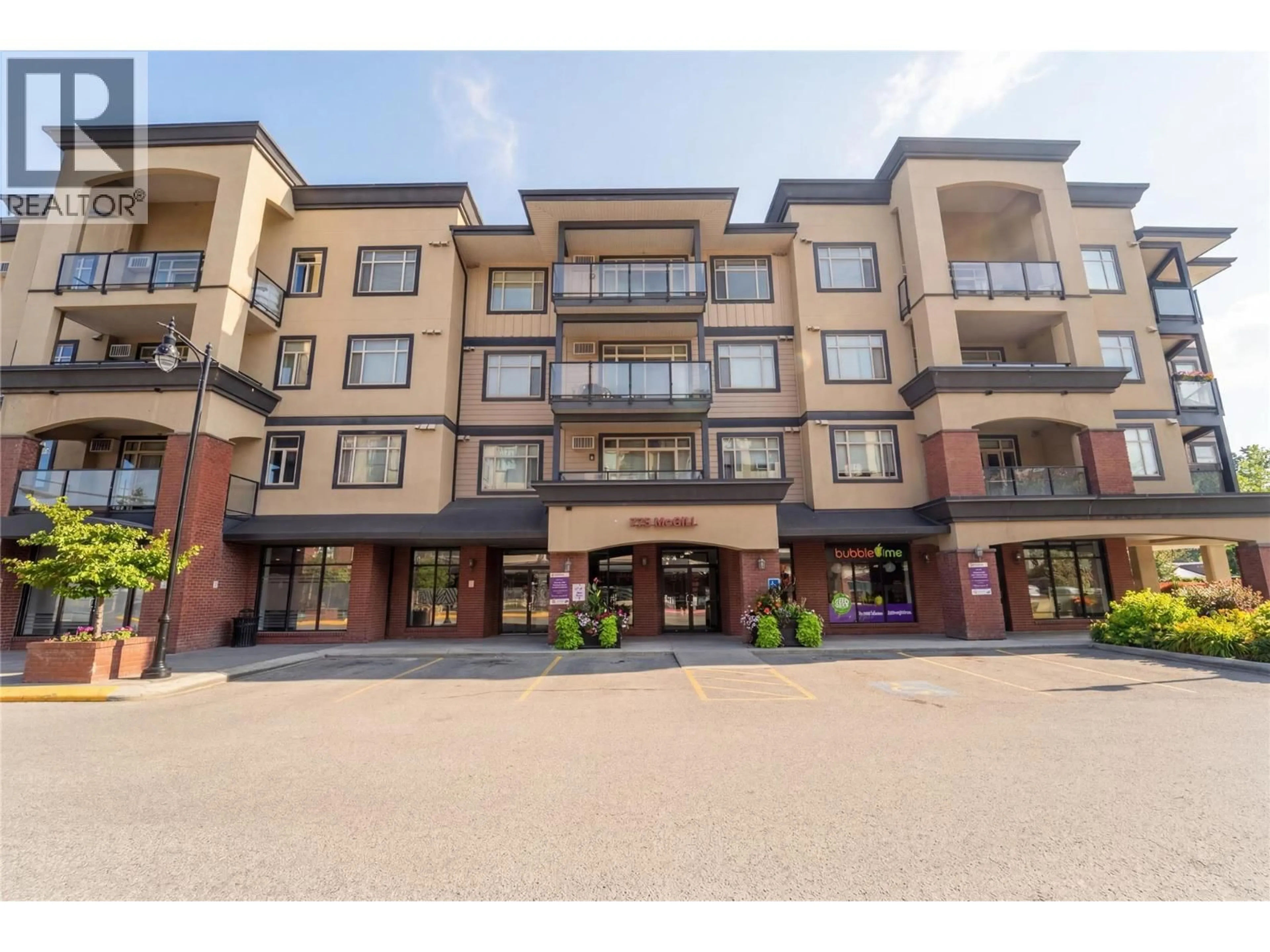 Patio, building for 304 - 775 MCGILL ROAD, Kamloops British Columbia V2C0B8