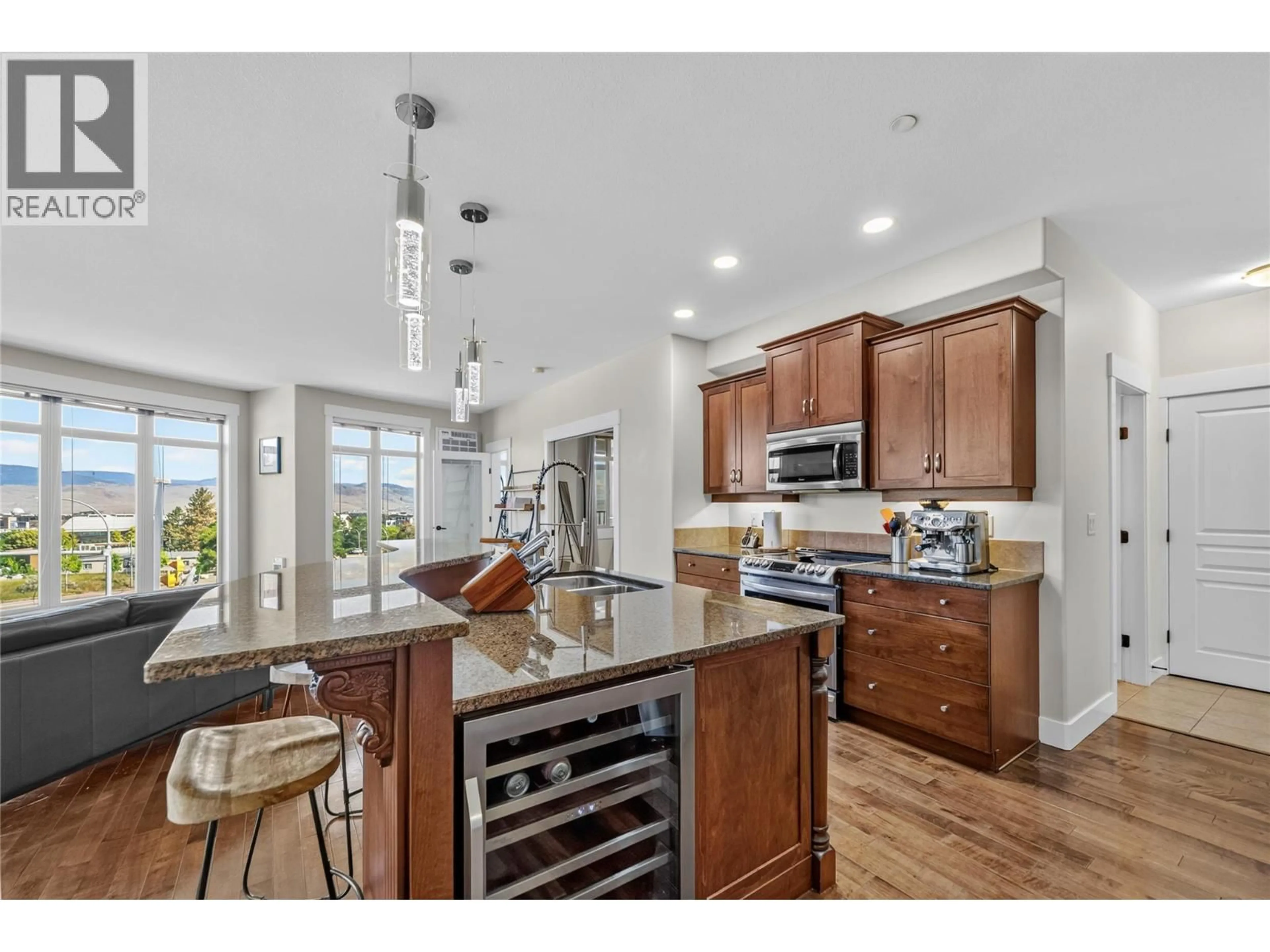 Open concept kitchen, unknown for 304 - 775 MCGILL ROAD, Kamloops British Columbia V2C0B8