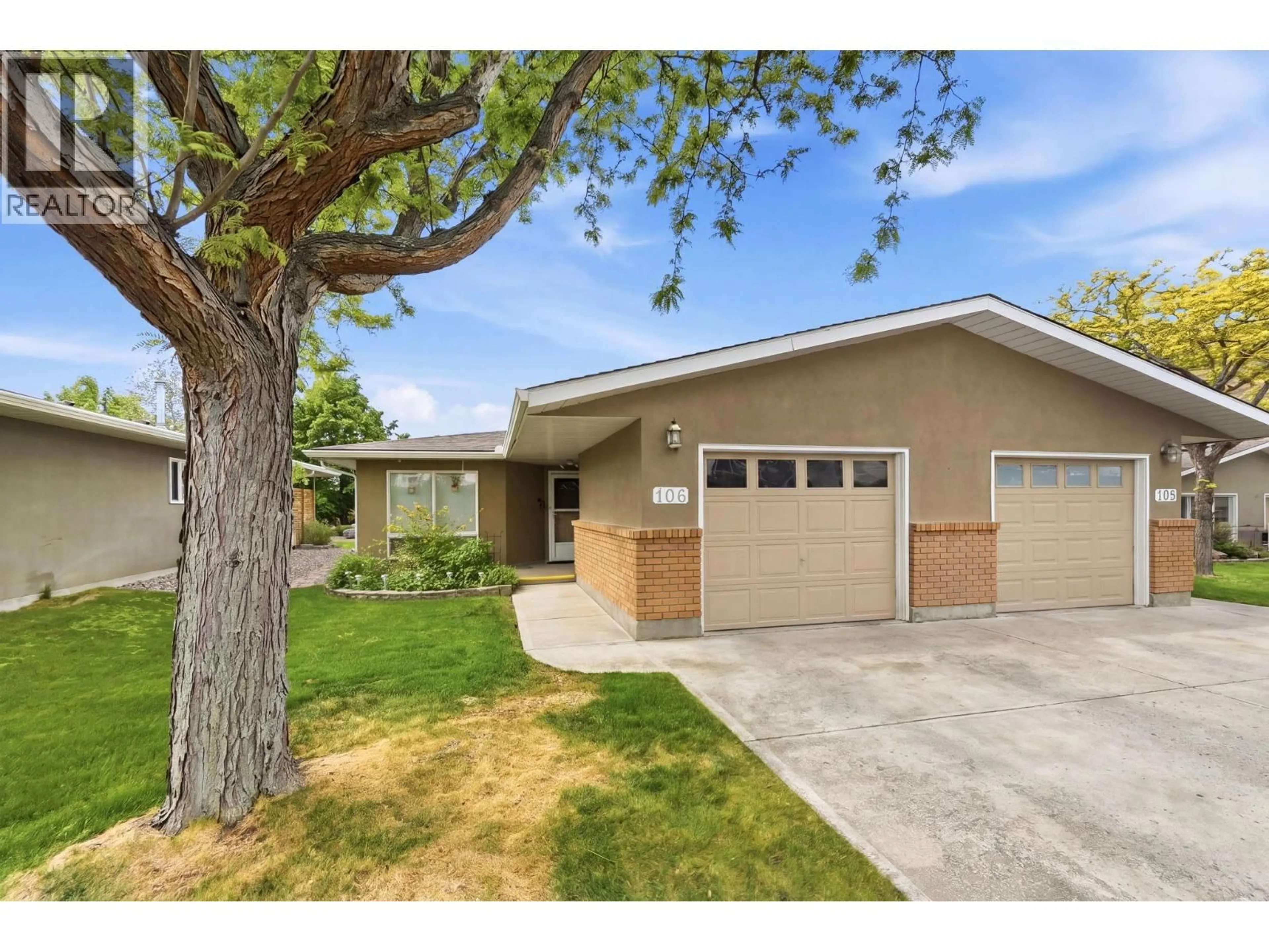 Home with vinyl exterior material, street for 106 - 4035 GELLATLY ROAD, West Kelowna British Columbia V4T1R7