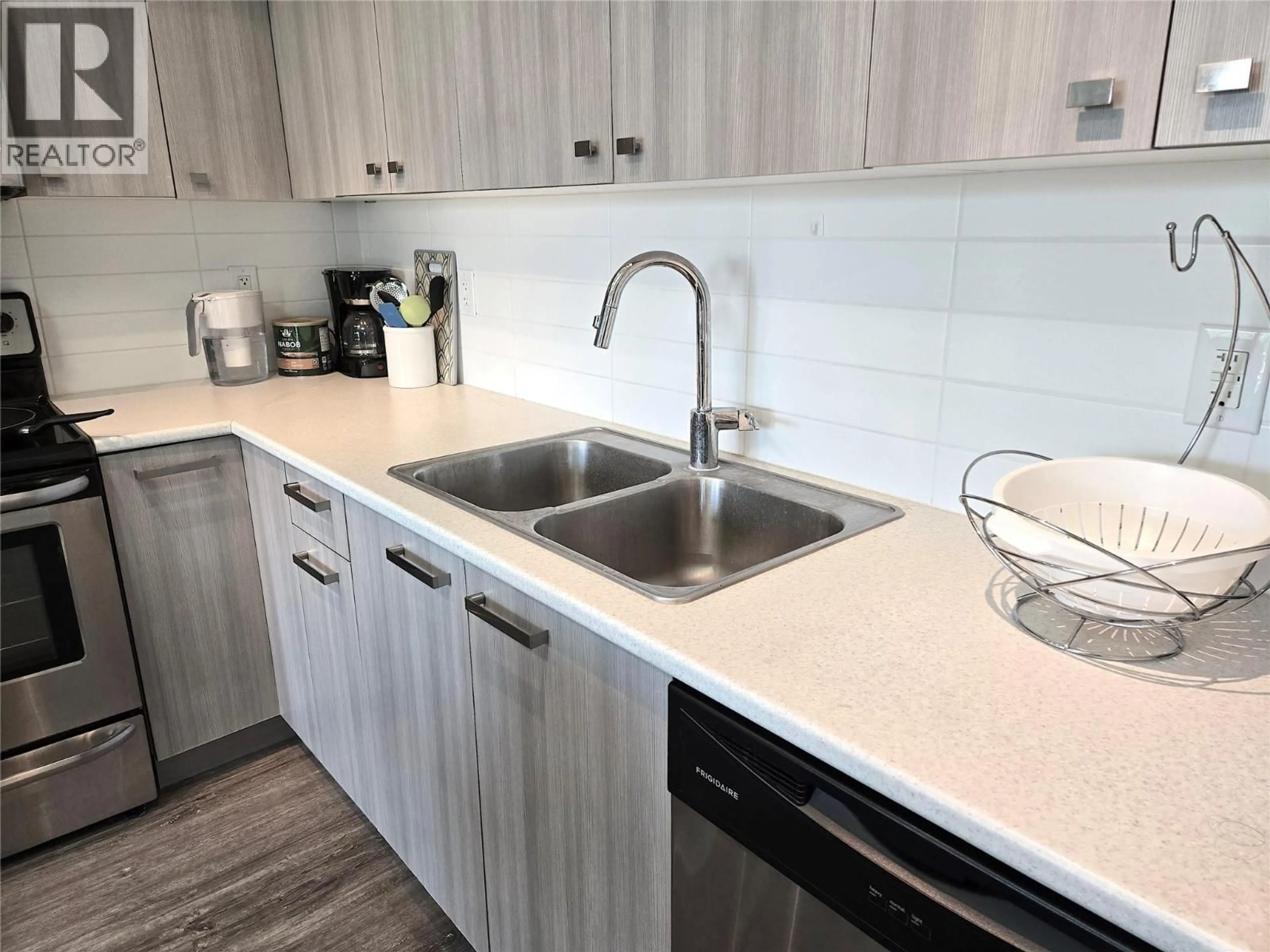 Standard kitchen, unknown for 202 - 935 ACADEMY WAY, Kelowna British Columbia V1V3C9