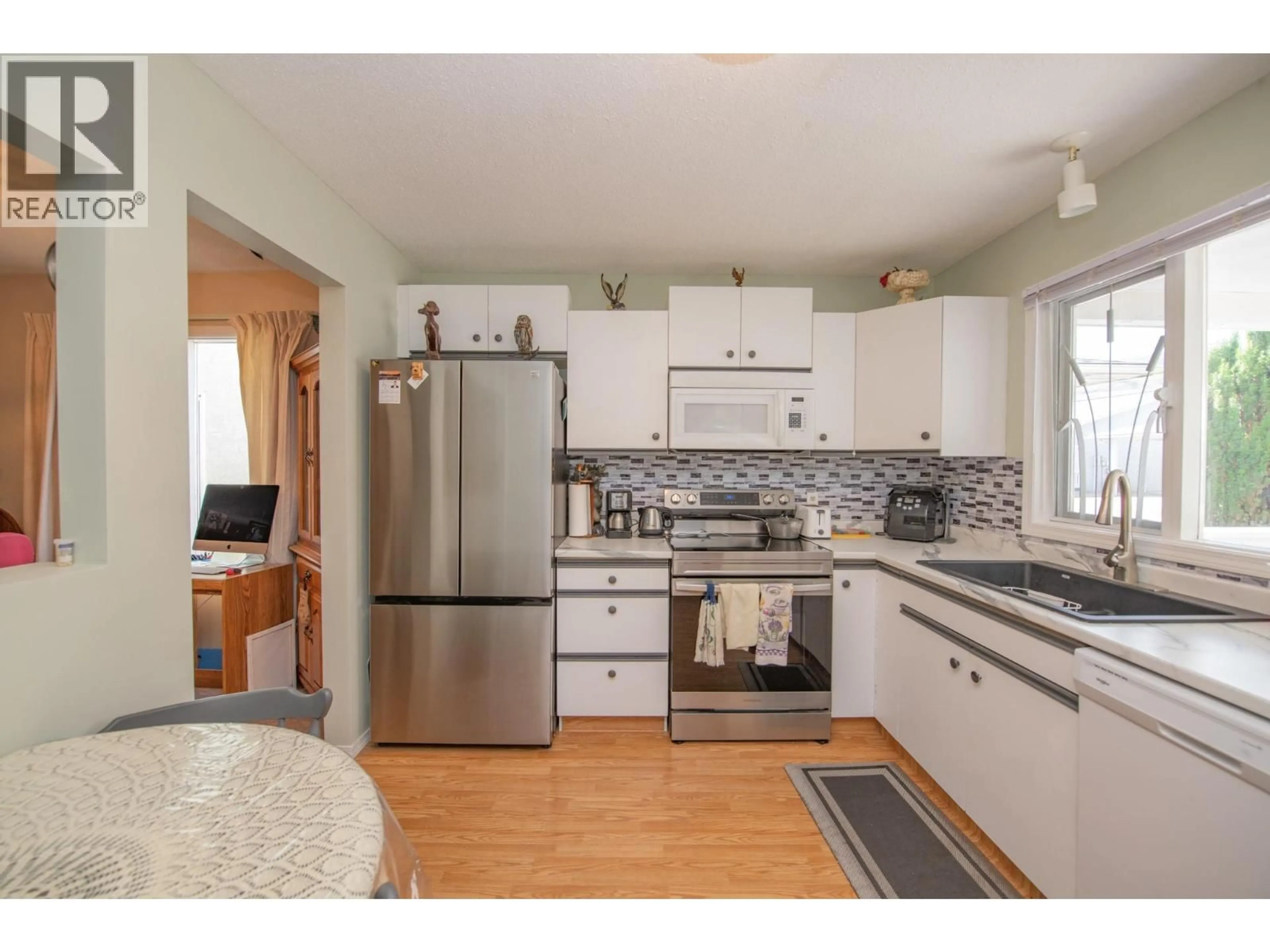 Standard kitchen, unknown for 16 - 3900 27 AVENUE, Vernon British Columbia V1T9E6
