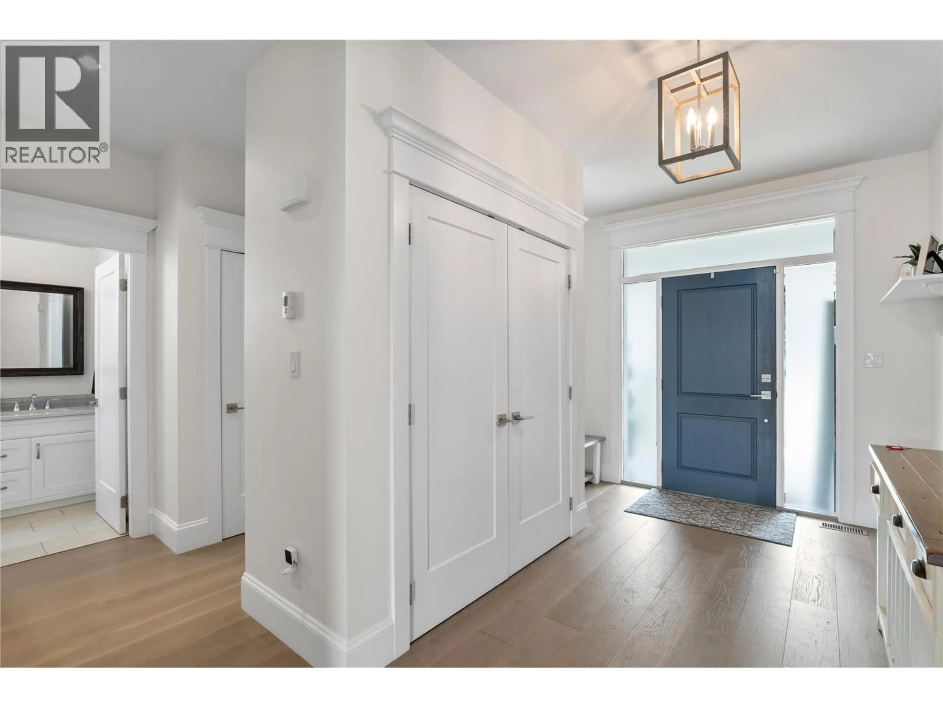 Indoor entryway for 2064 GALORE CRESCENT, Kamloops British Columbia V2E0A7