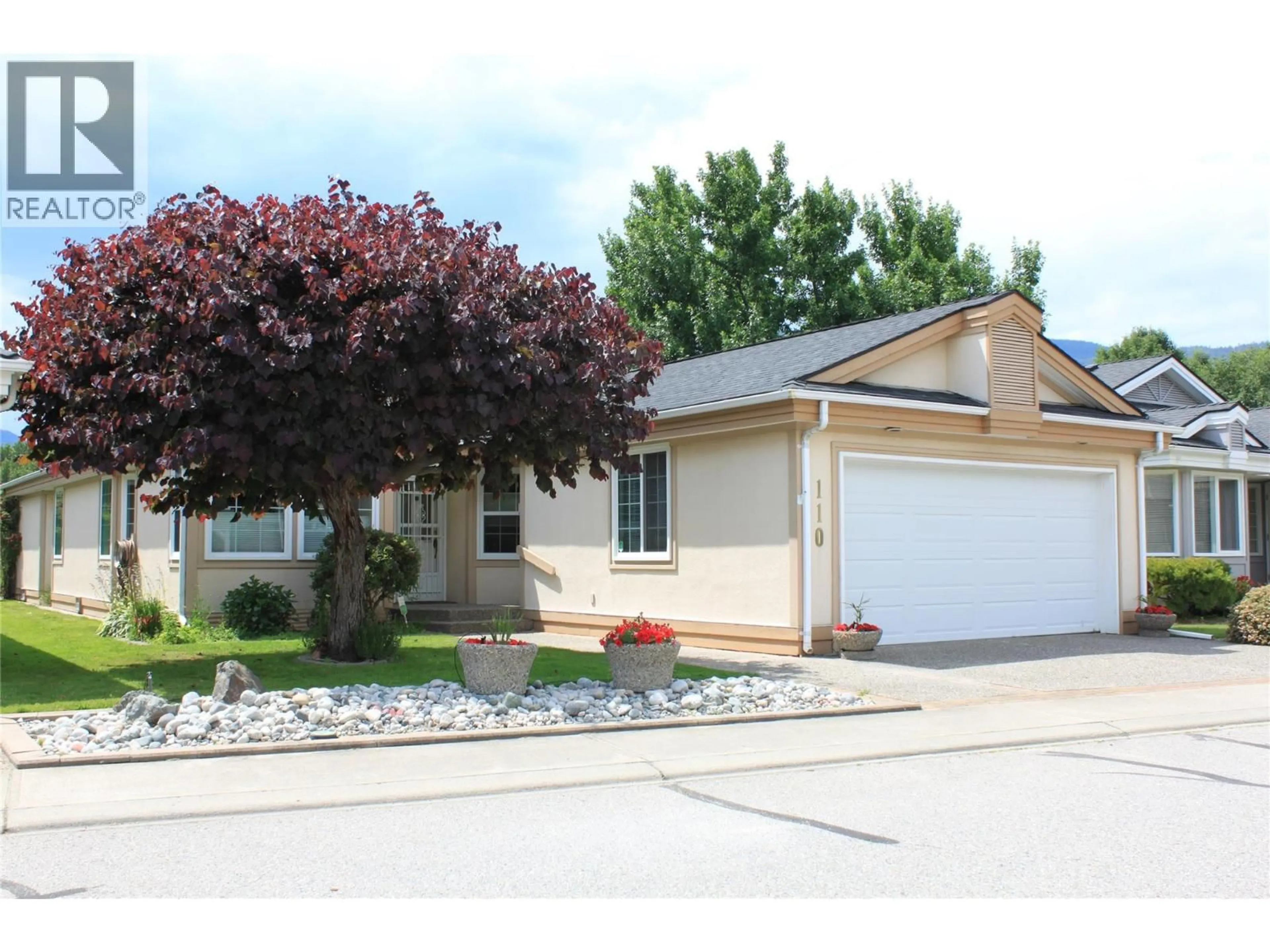 Home with vinyl exterior material, street for 110 - 801 COMOX STREET, Penticton British Columbia V2A8G5