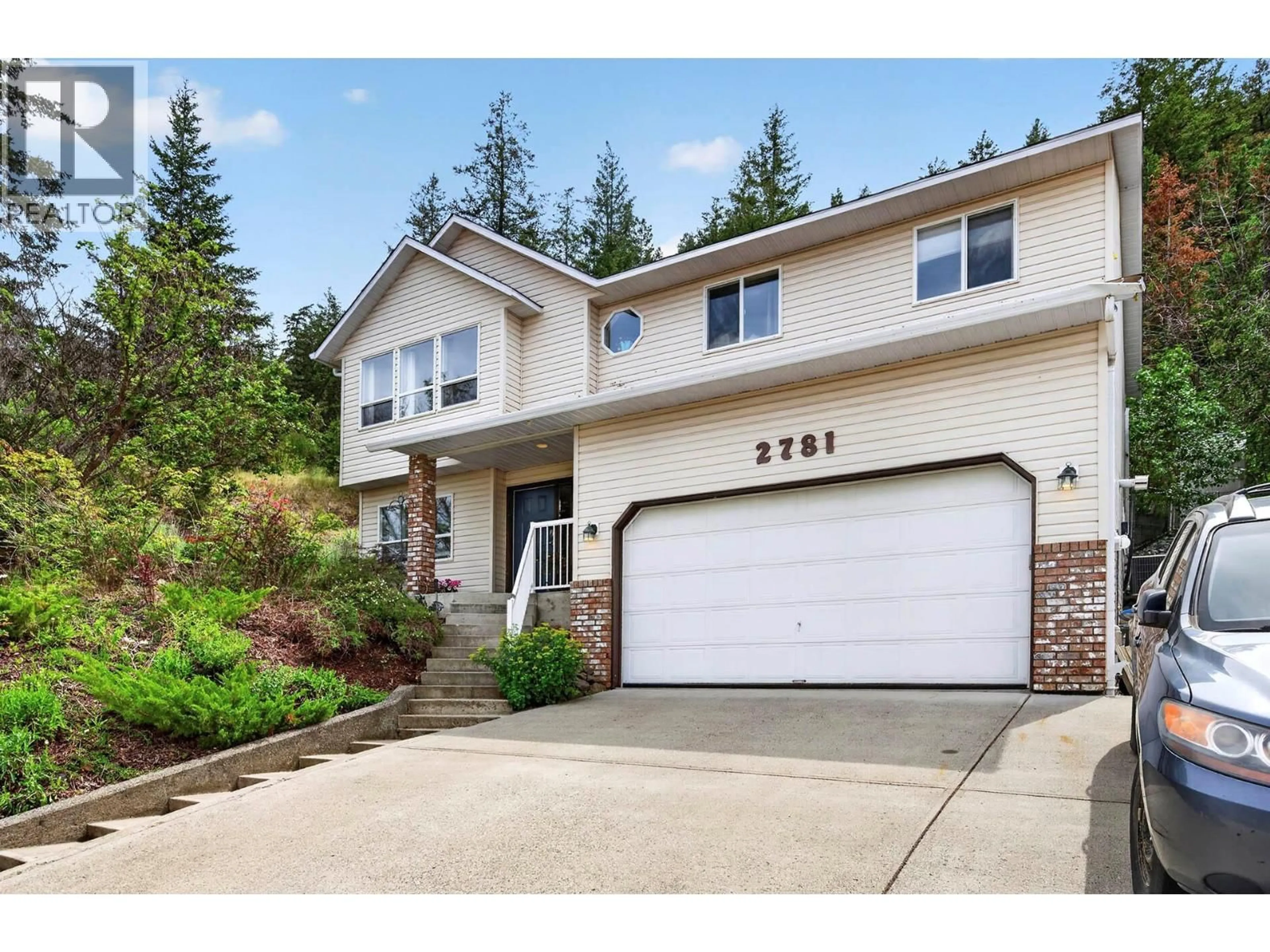 Home with vinyl exterior material, street for 2781 SKEENA DRIVE, Kamloops British Columbia V2E2M9