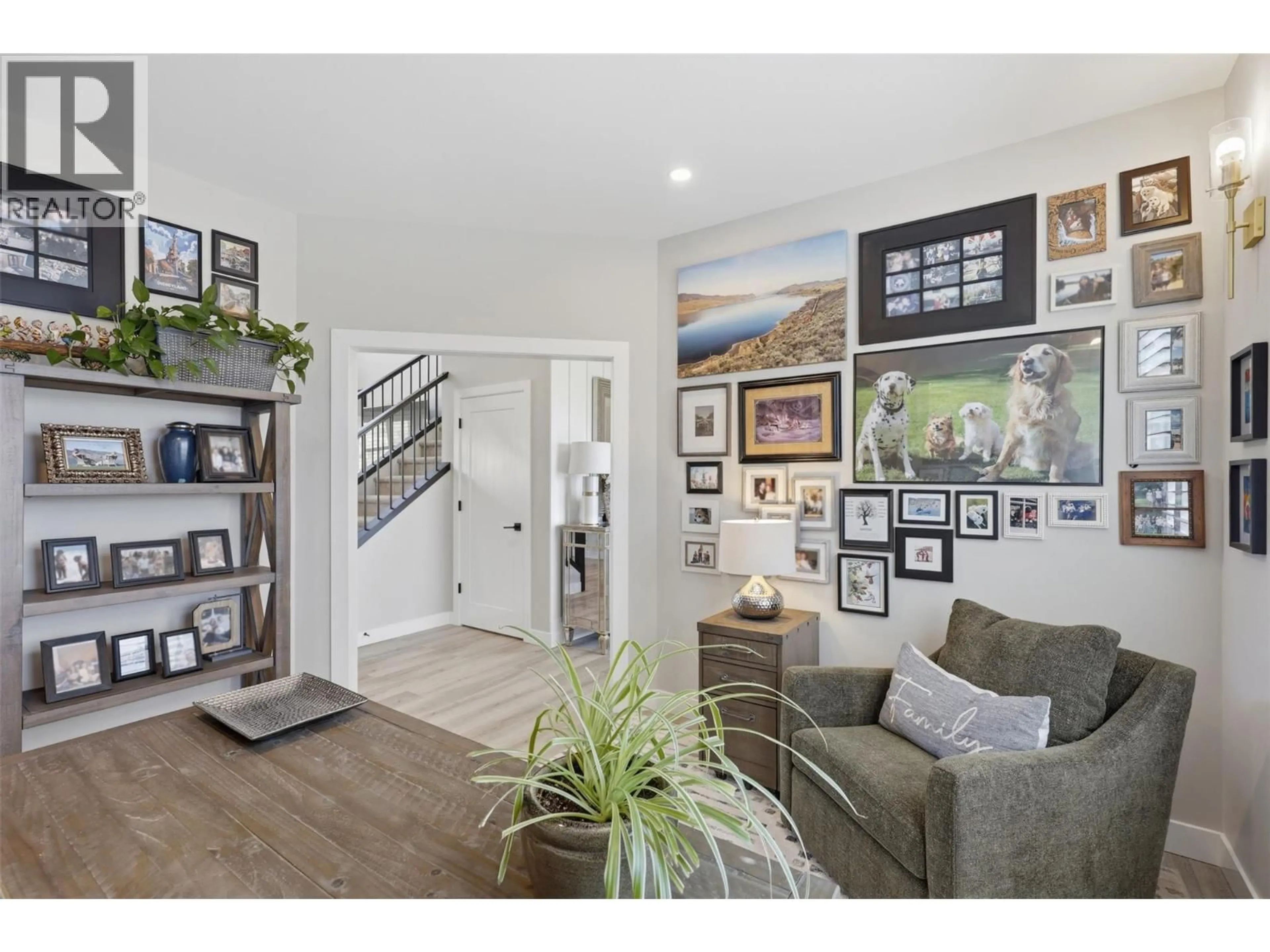 Indoor entryway for 357 RUE CHEVAL NOIR OTHER, Kamloops British Columbia V1S0G2