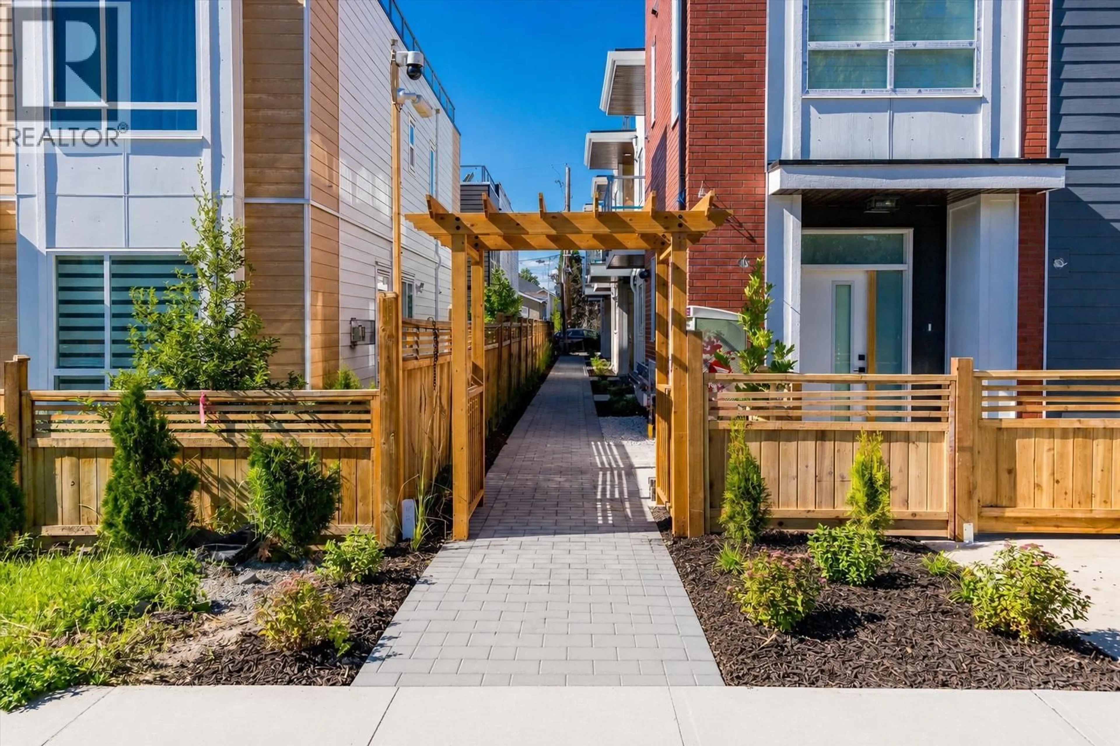 Patio, street for 6 - 760 RAYMER AVENUE, Kelowna British Columbia V1Y4Z8