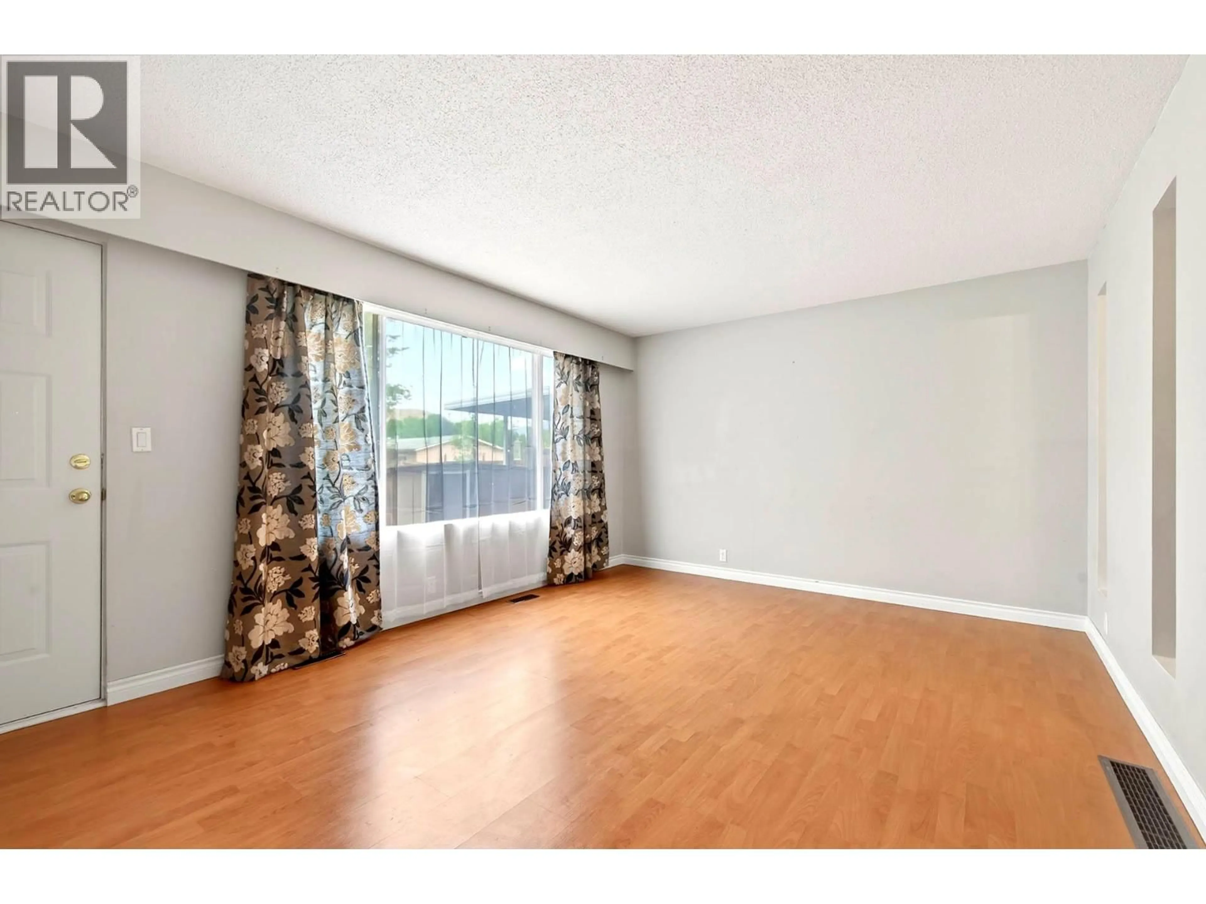 A pic of a room for 59 - 800 SOUTHILL STREET, Kamloops British Columbia V2B5L8