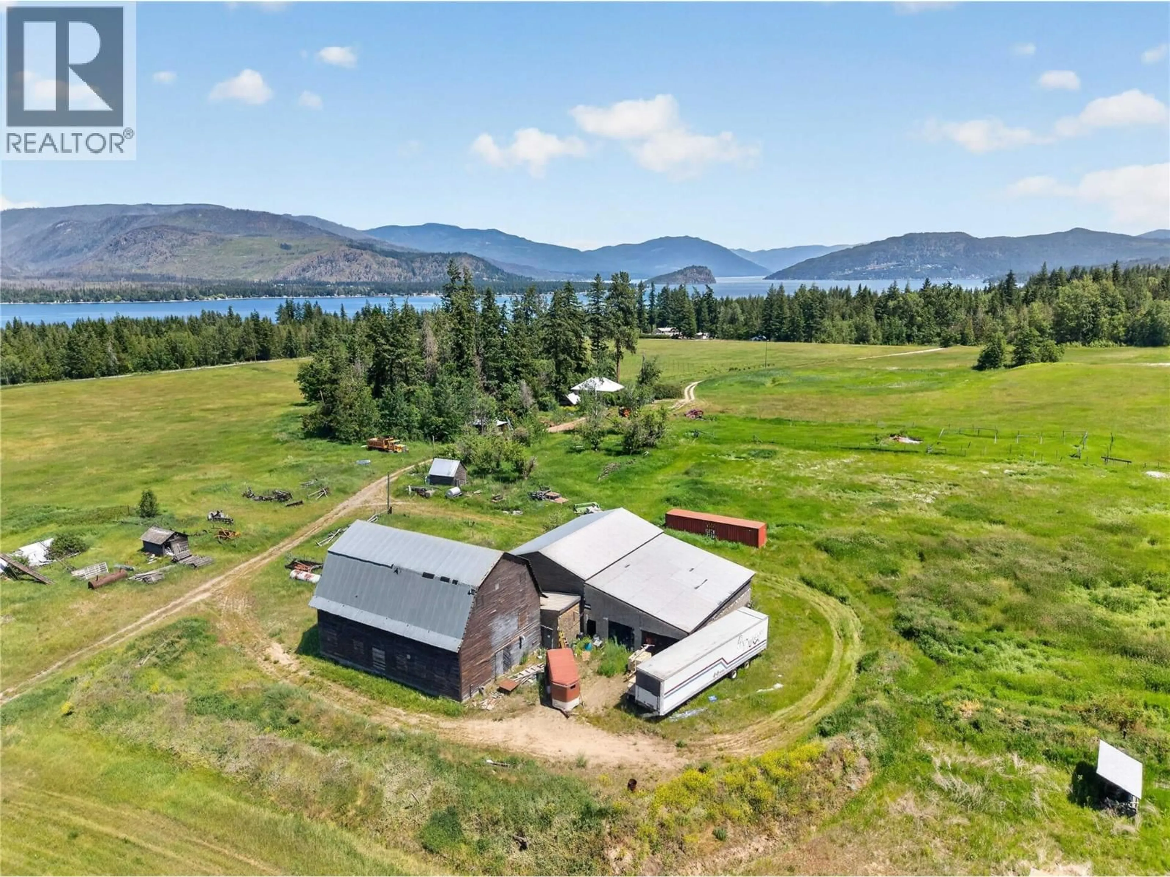 A pic from outside/outdoor area/front of a property/back of a property/a pic from drone, water/lake/river/ocean view for 870 DILWORTH ROAD, Sorrento British Columbia V0E2W1