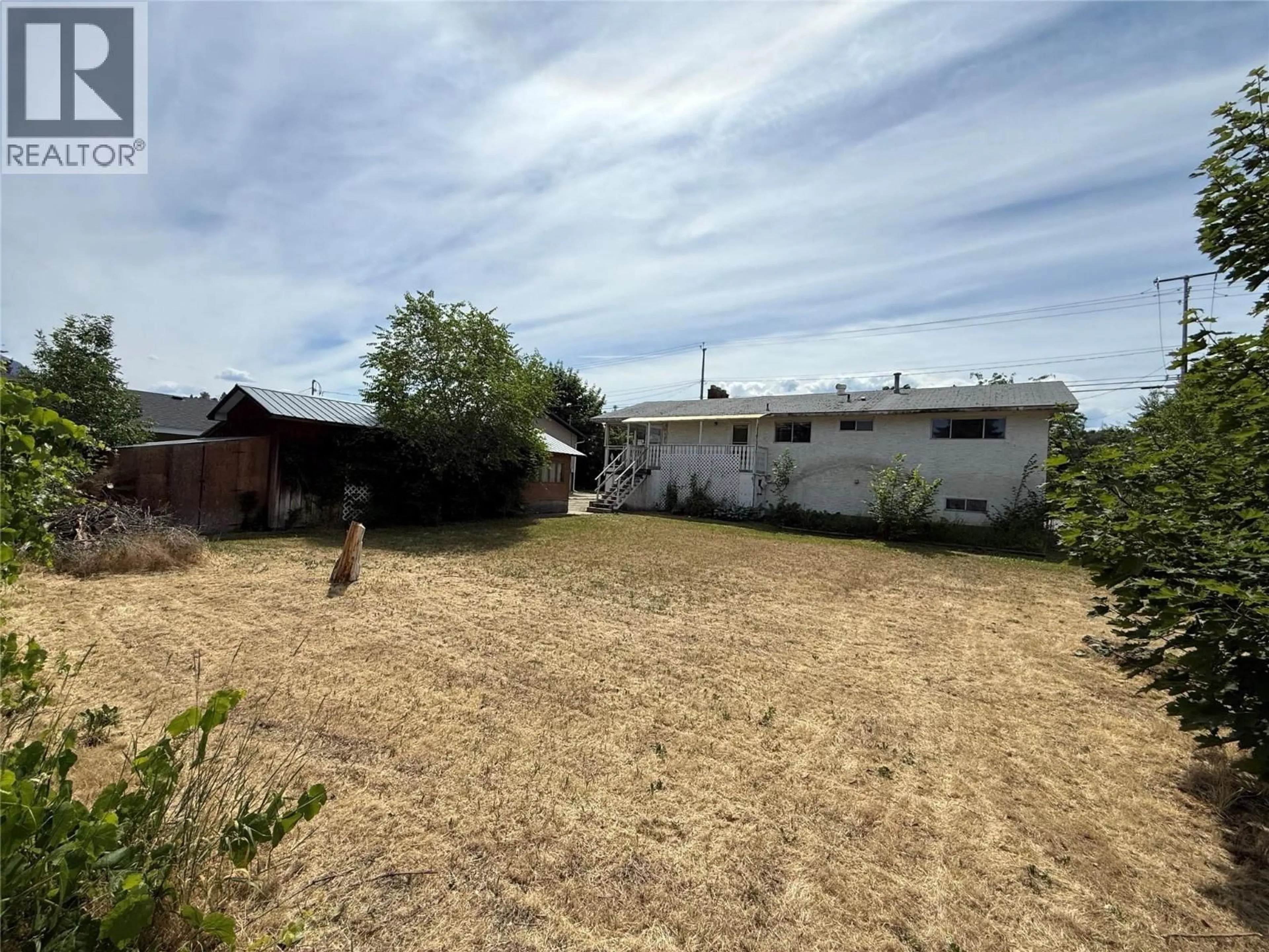 A pic from outside/outdoor area/front of a property/back of a property/a pic from drone, unknown for 2848 SPRINGFIELD ROAD, Kelowna British Columbia