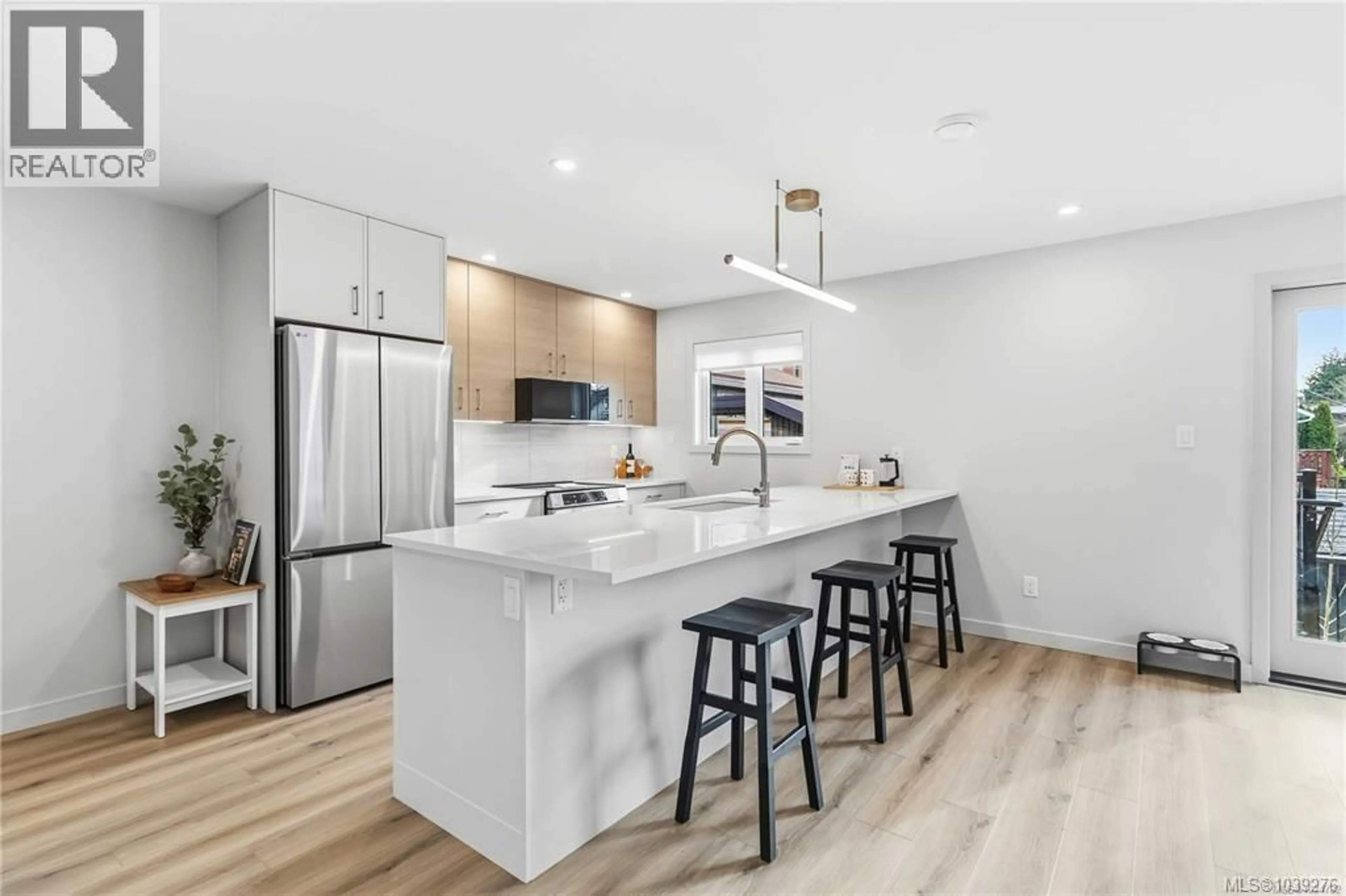 Open concept kitchen, unknown for 6 - 1789 EMERSON STREET, Victoria British Columbia V8R2C2