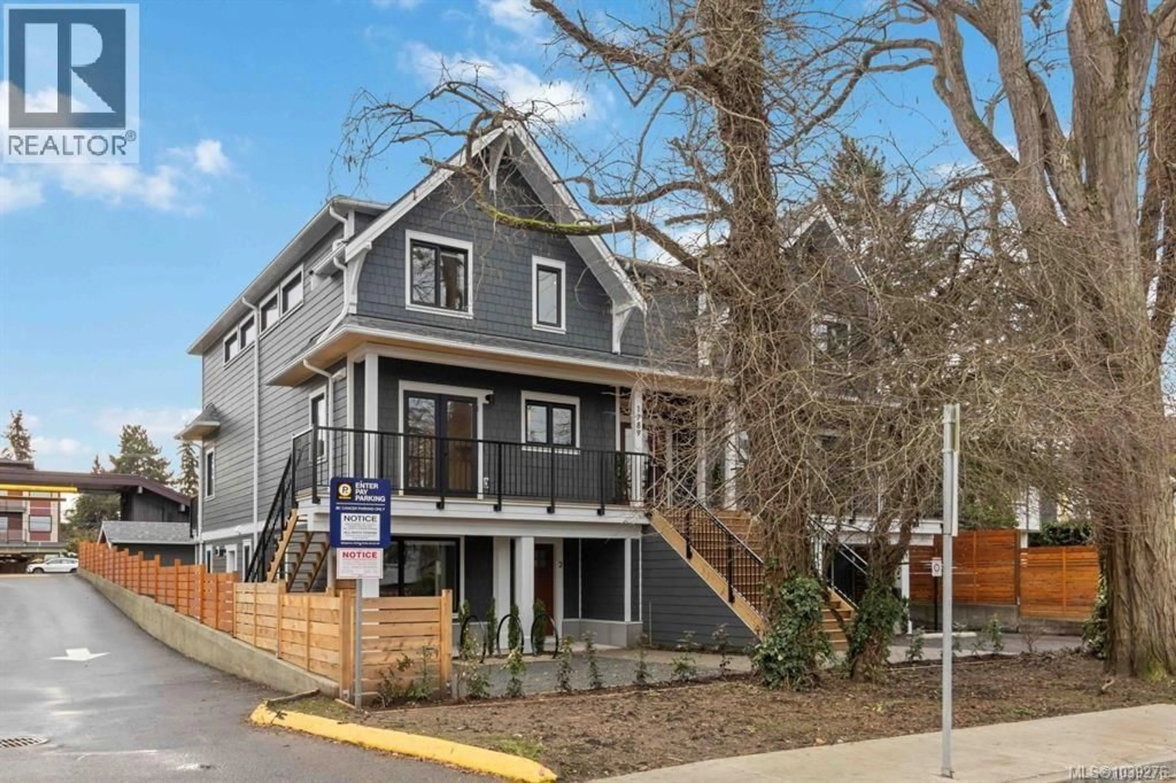 Home with vinyl exterior material, street for 6 - 1789 EMERSON STREET, Victoria British Columbia V8R2C2