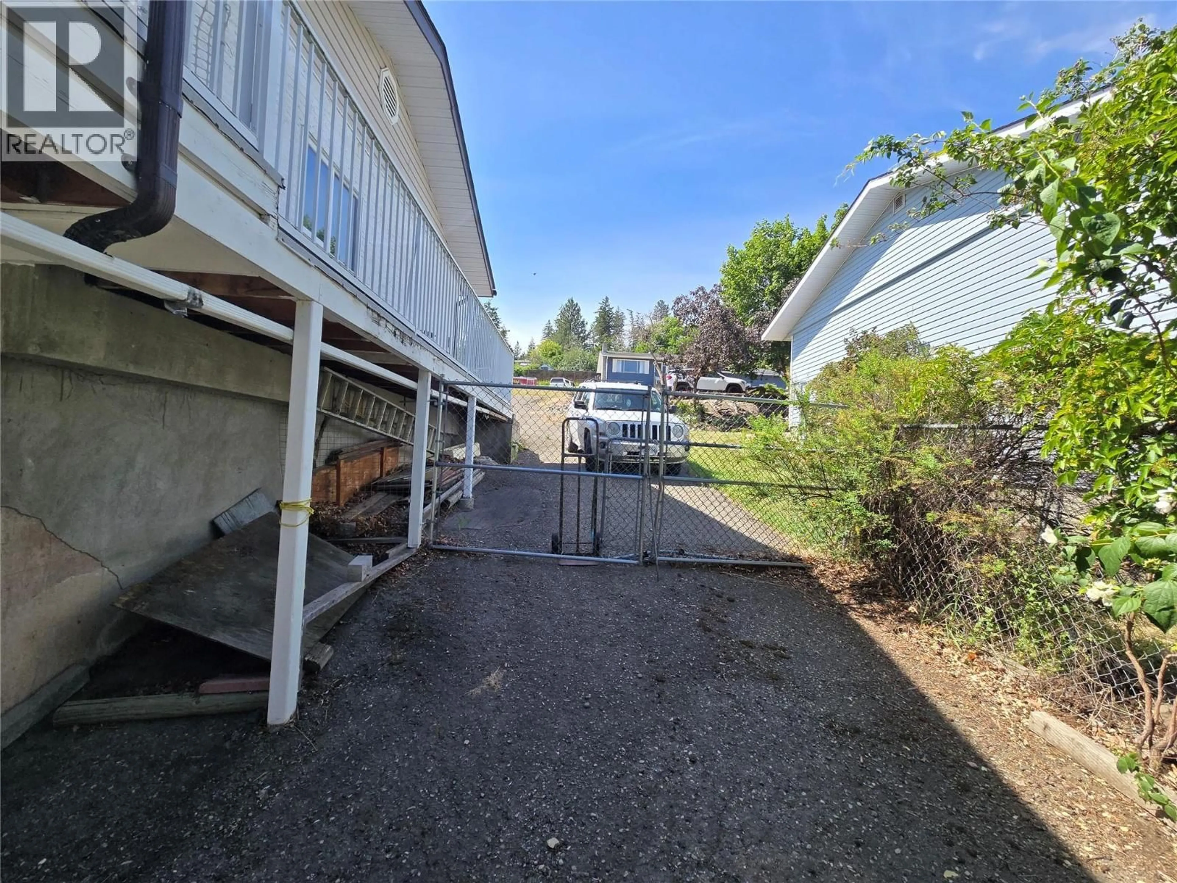 A pic from outside/outdoor area/front of a property/back of a property/a pic from drone, street for 1254 CLEARVIEW DRIVE, Kamloops British Columbia V2C5E5