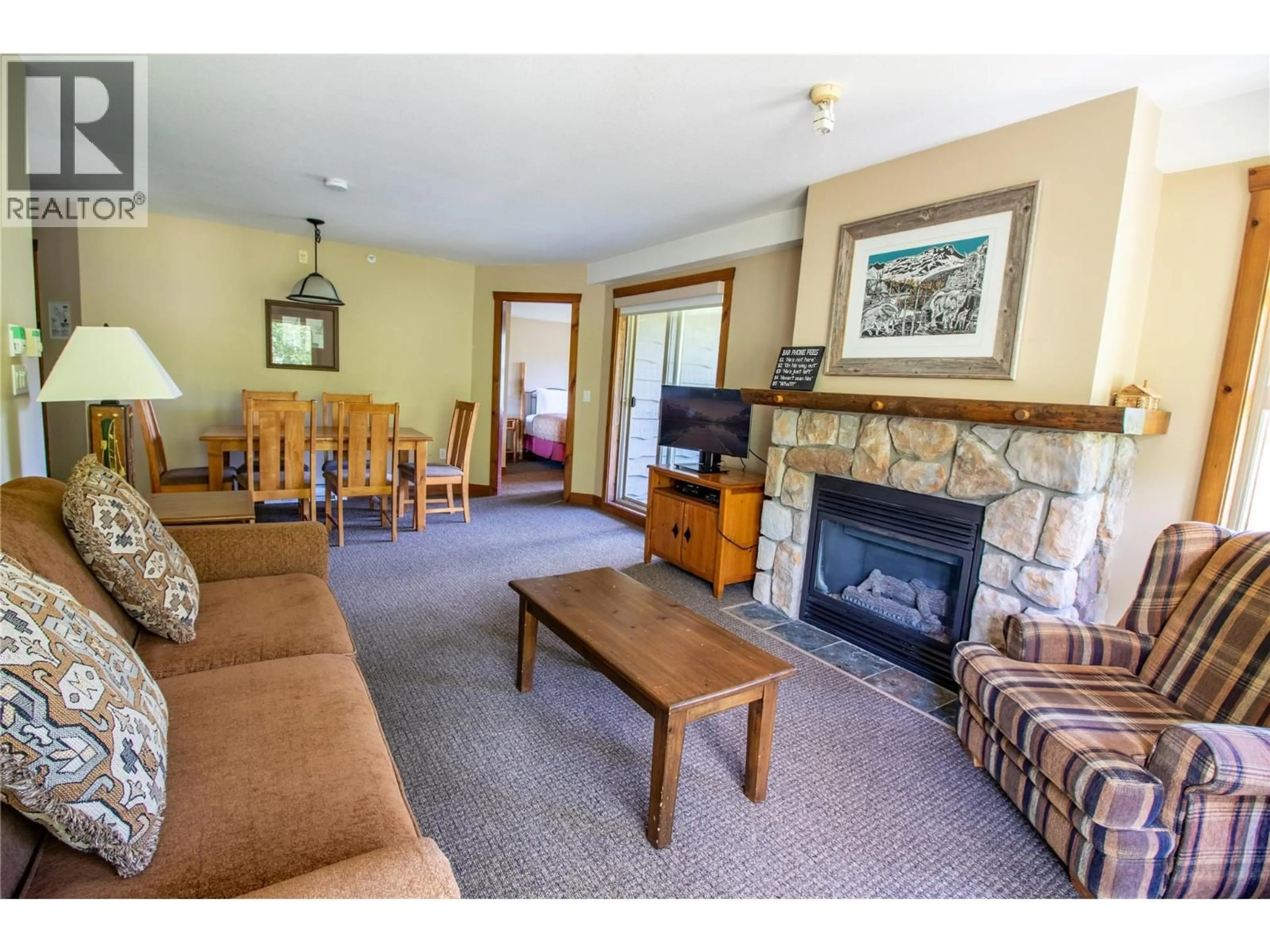 Living room with furniture, unknown for 417 - 2090 SUMMIT DRIVE, Panorama British Columbia V0A1T0