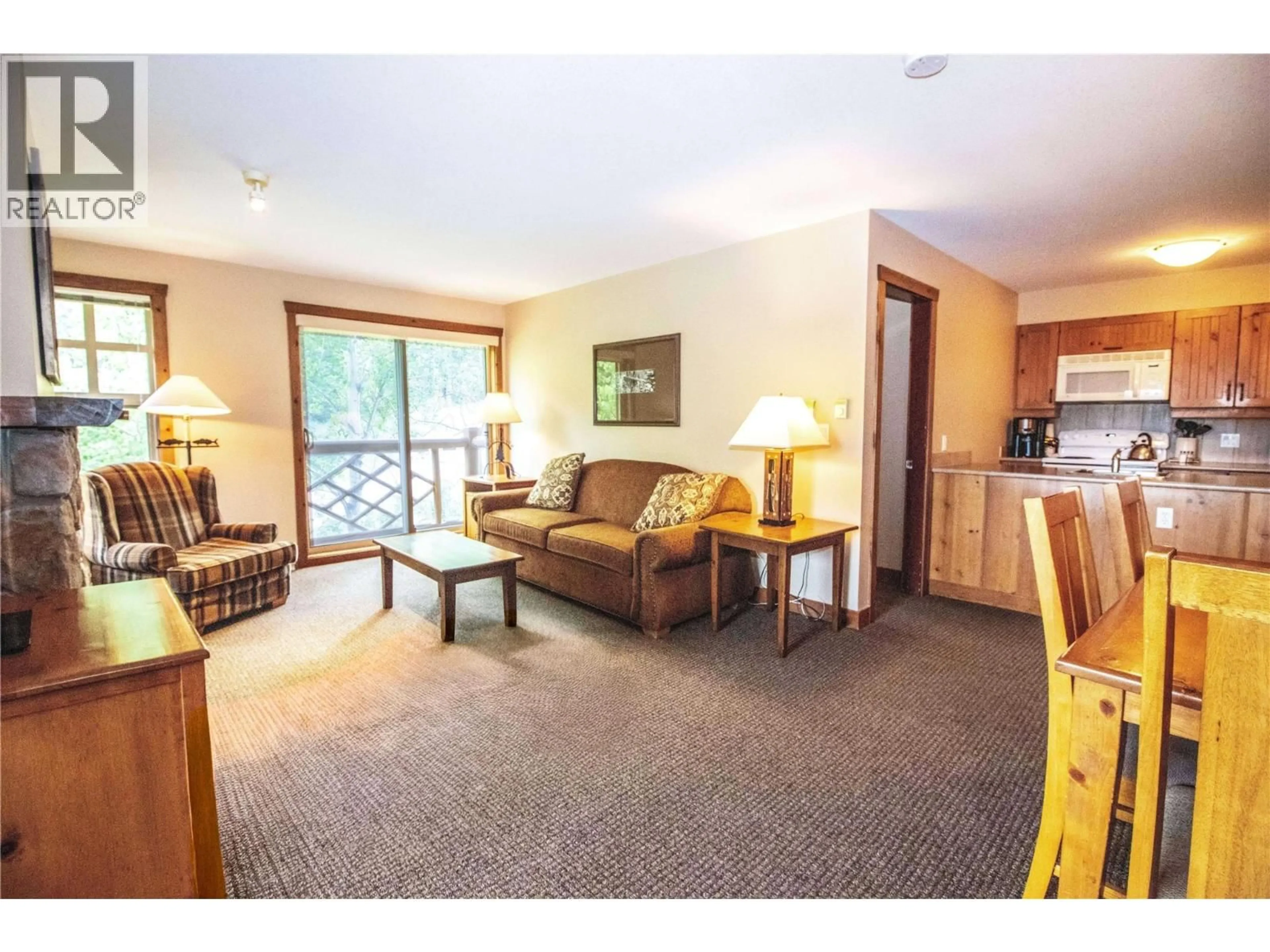Living room with furniture, unknown for 417 - 2090 SUMMIT DRIVE, Panorama British Columbia V0A1T0