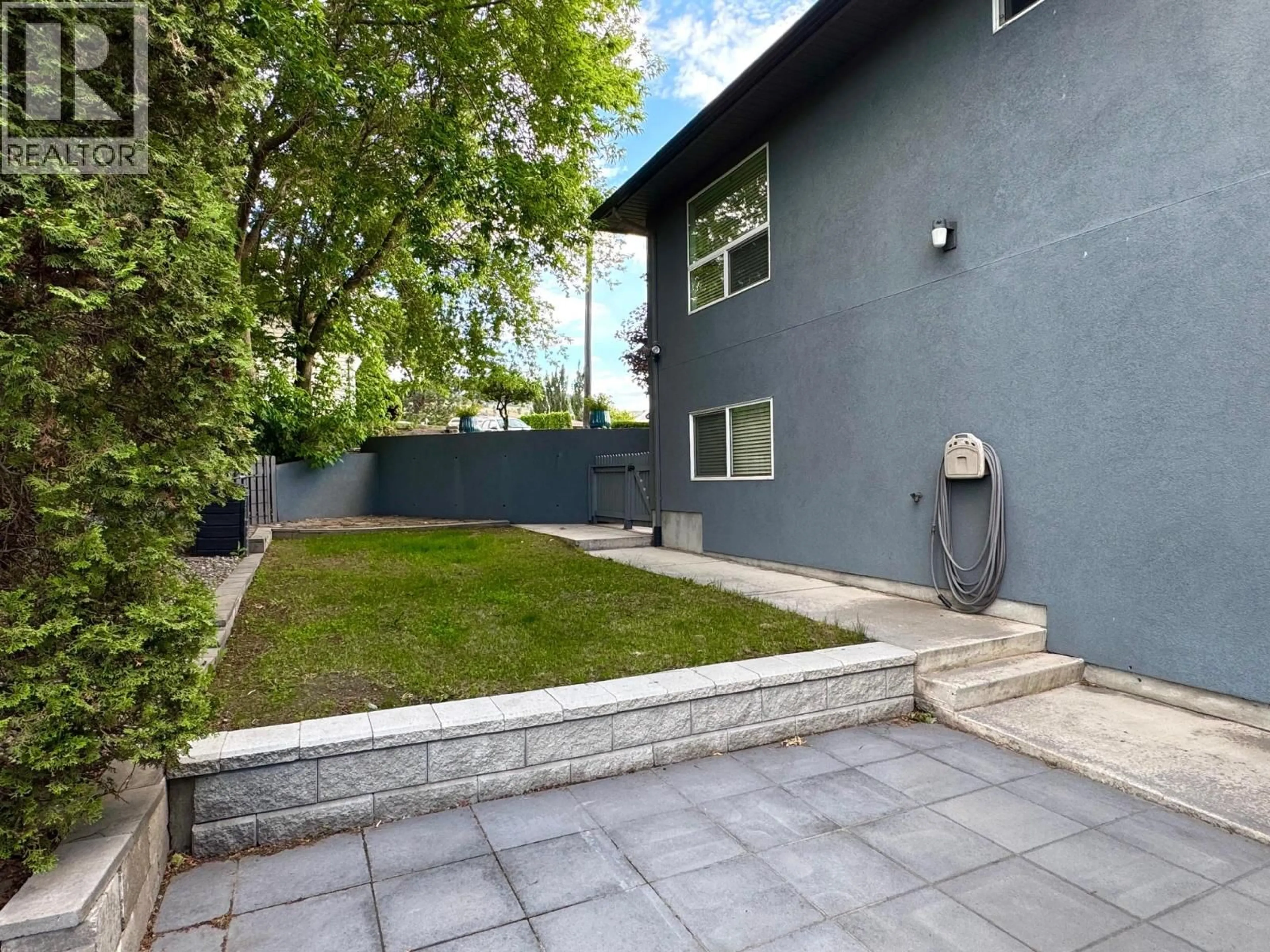 Patio, street for 1491 PINE CRESCENT, Kamloops British Columbia V2C2Z4