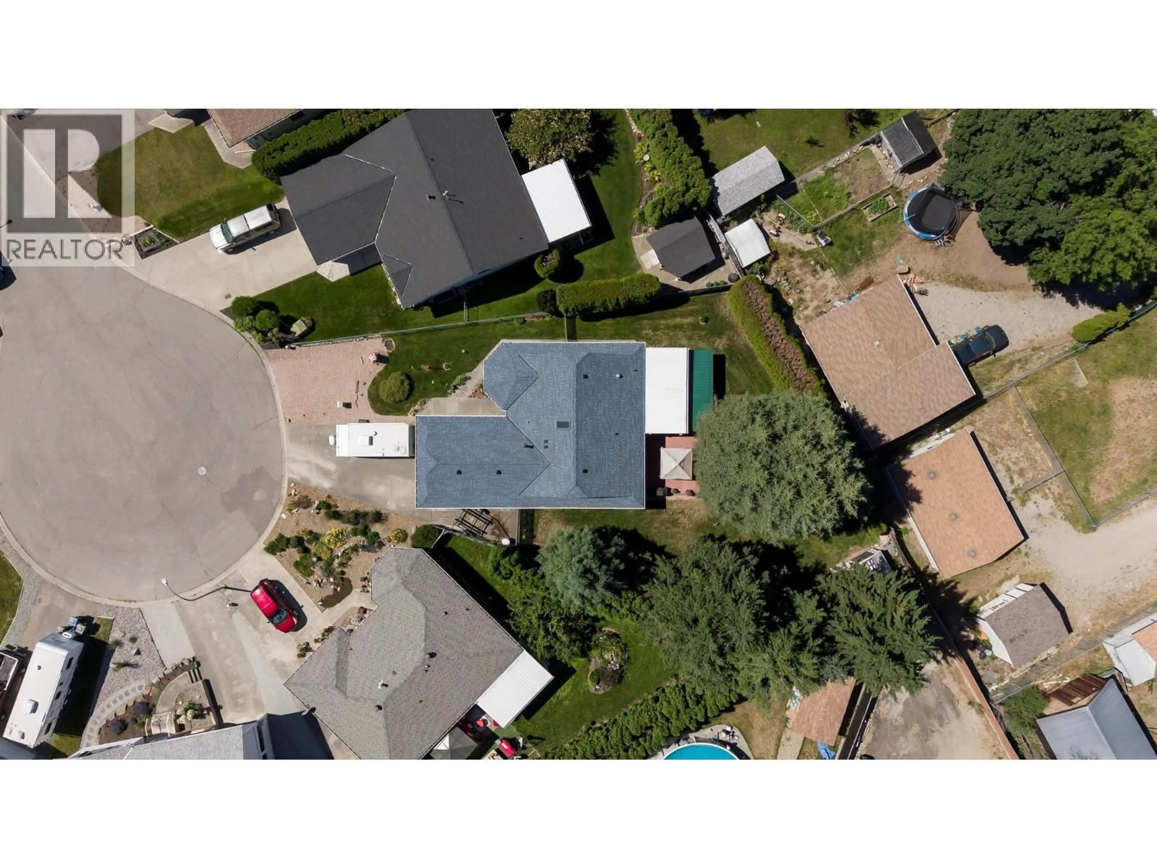 A pic from outside/outdoor area/front of a property/back of a property/a pic from drone, street for 402 HOUGHTON COURT, Kelowna British Columbia V1X7C7