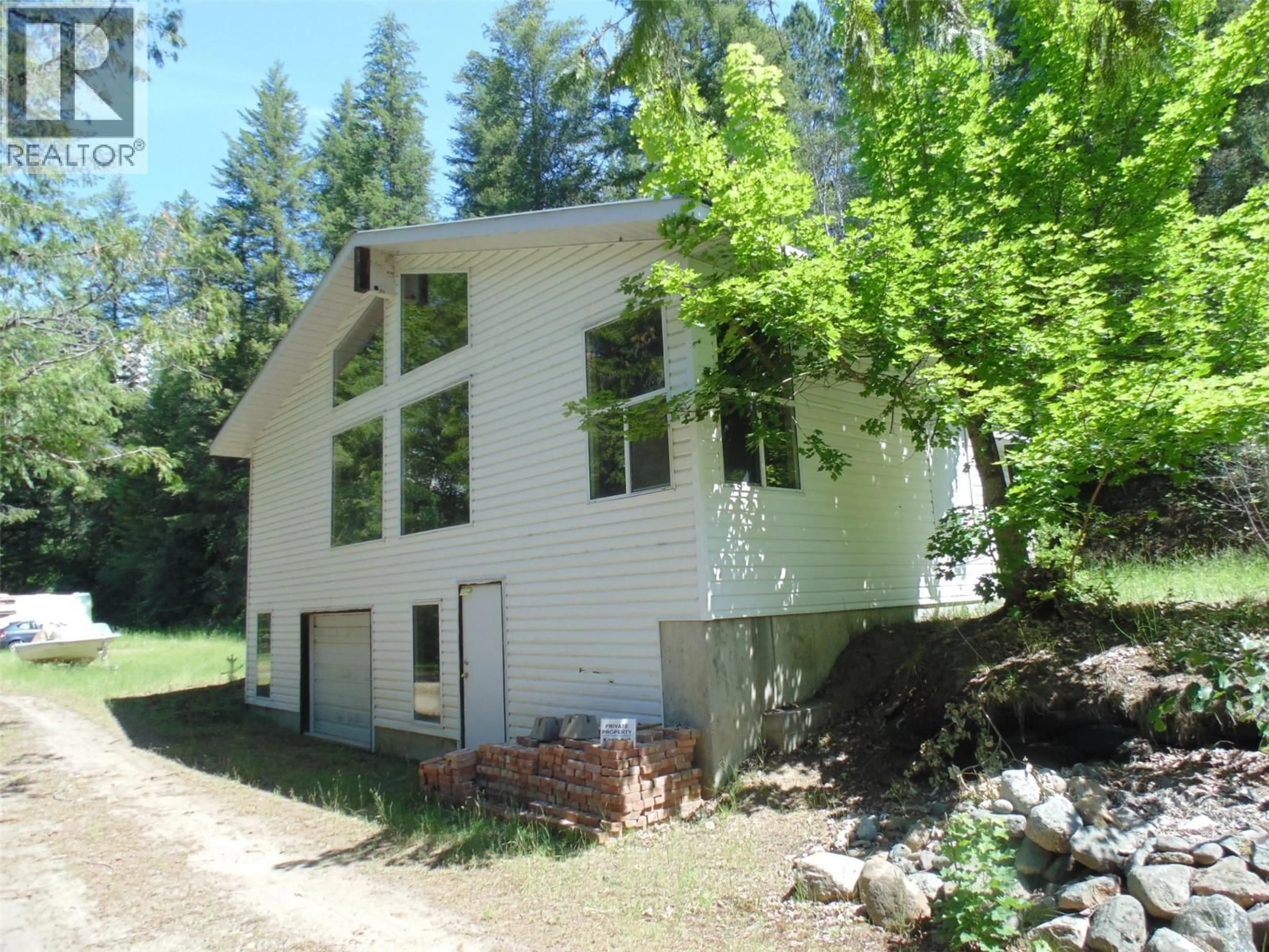 Home with vinyl exterior material, unknown for 1415 BRIDGE ROAD, Crescent Valley British Columbia V0G1H0