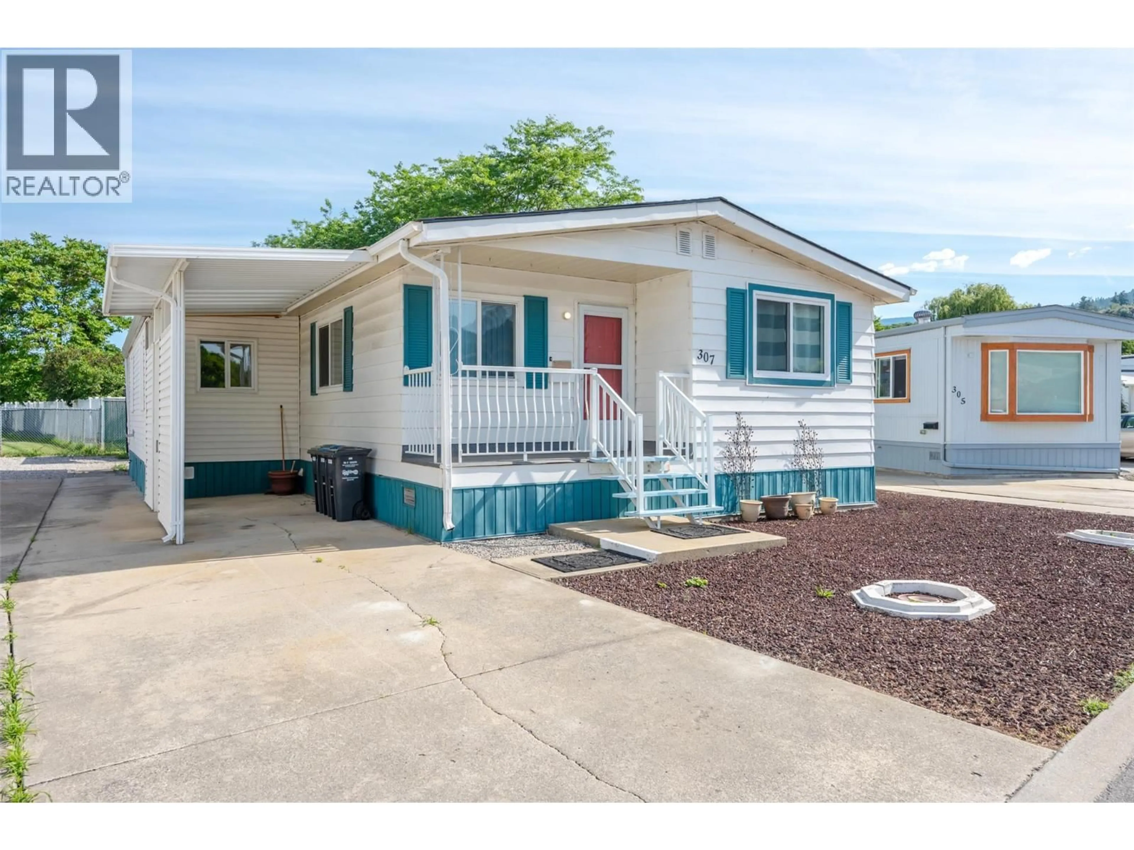 Home with vinyl exterior material, street for 307 - 3105 SOUTH MAIN STREET, Penticton British Columbia V2A7H1