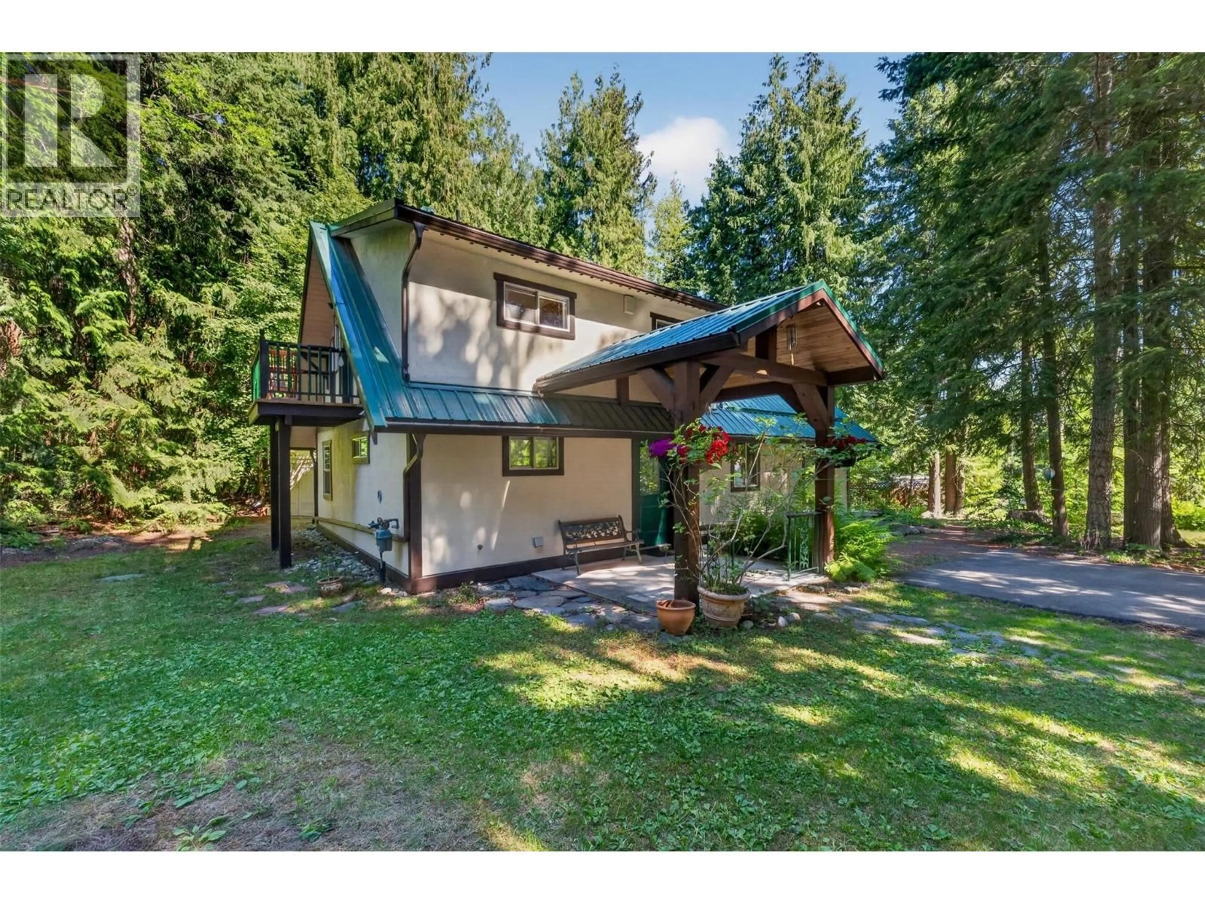 A pic from outside/outdoor area/front of a property/back of a property/a pic from drone, unknown for 1416 GILLESPIE ROAD, Sorrento British Columbia V0E2W0