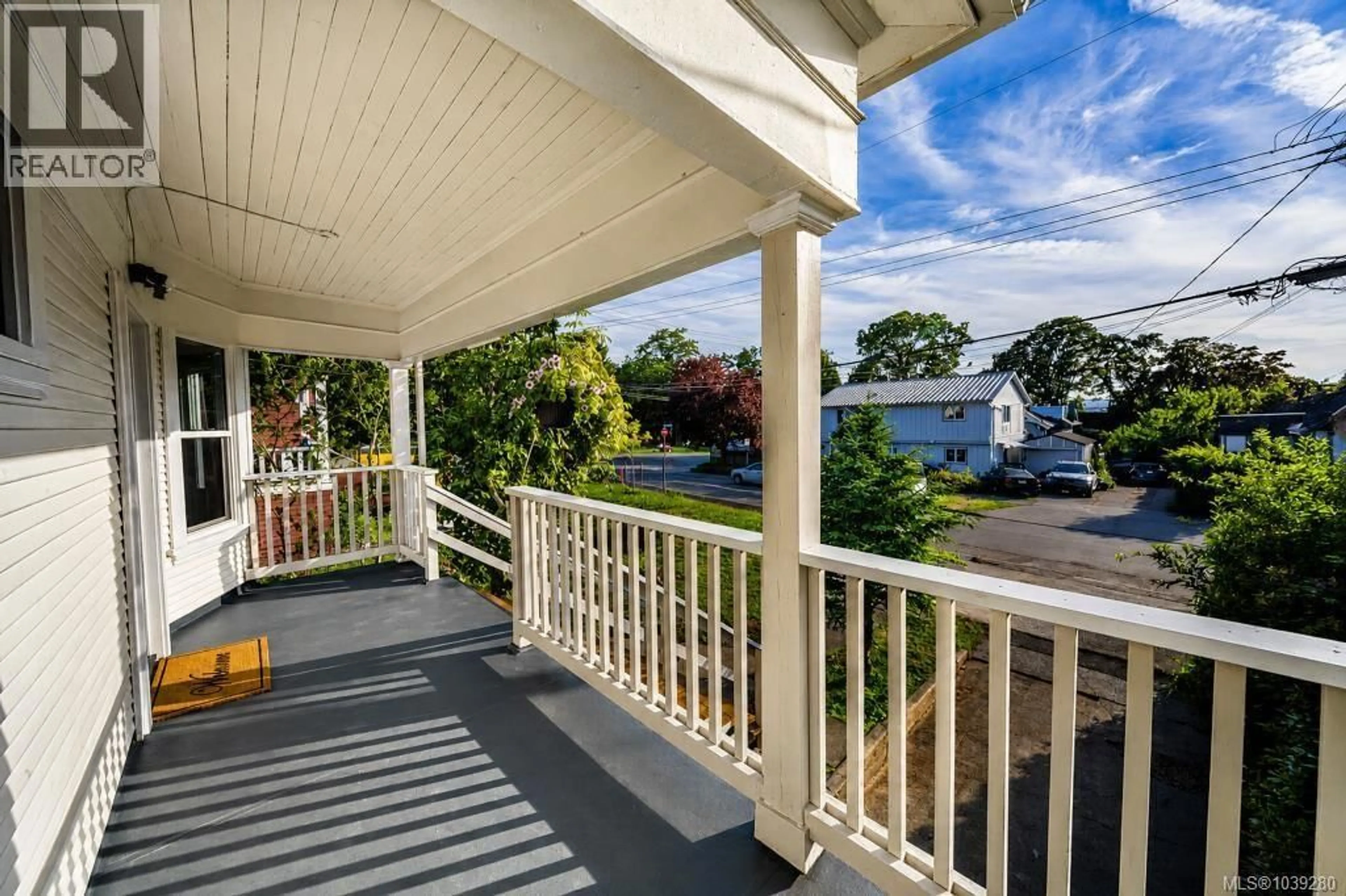 Patio, water/lake/river/ocean view for 3109 GLASGOW STREET, Victoria British Columbia V8X1L8