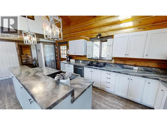 1600 14TH STREET, Invermere 3