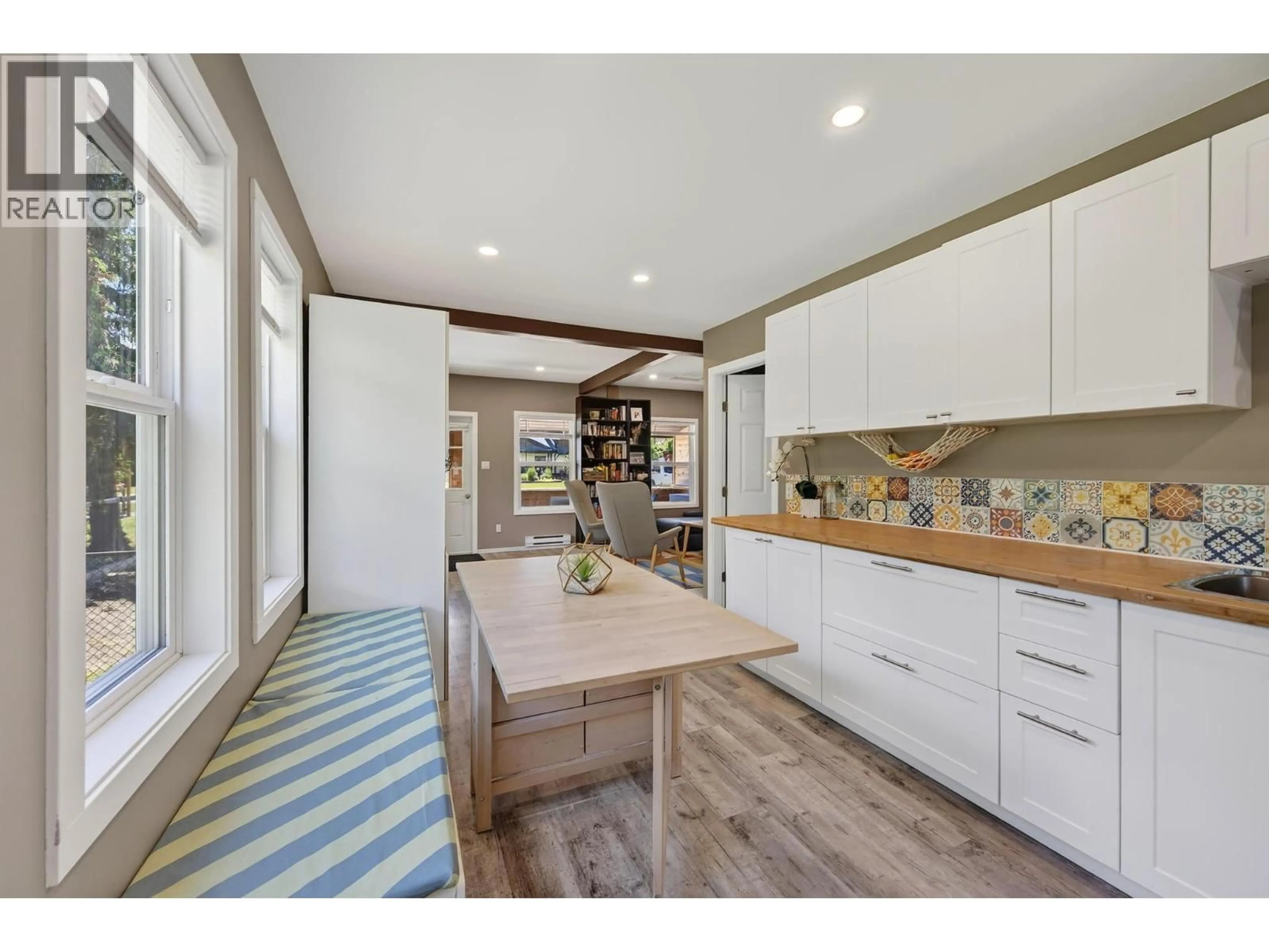 Open concept kitchen, unknown for 513 8TH STREET SOUTH, Golden British Columbia V0A1H0