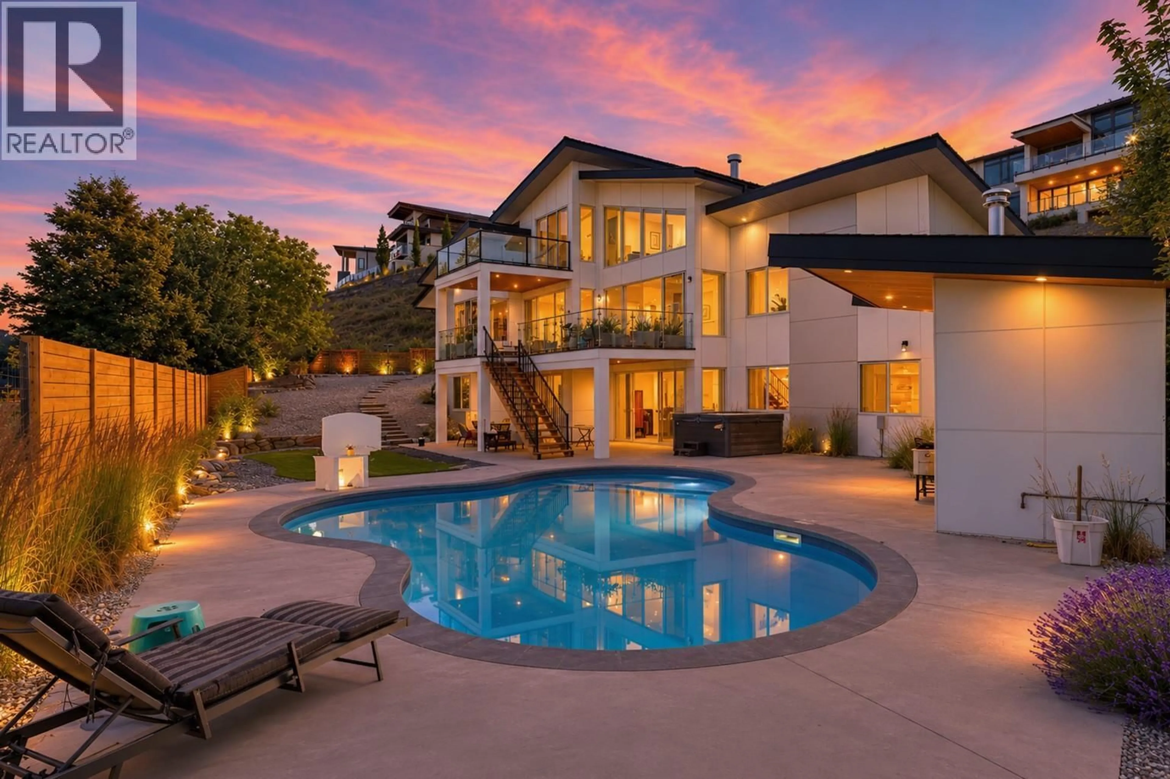 Pool for 458 CAVELL PLACE, Kelowna British Columbia V1W5A3
