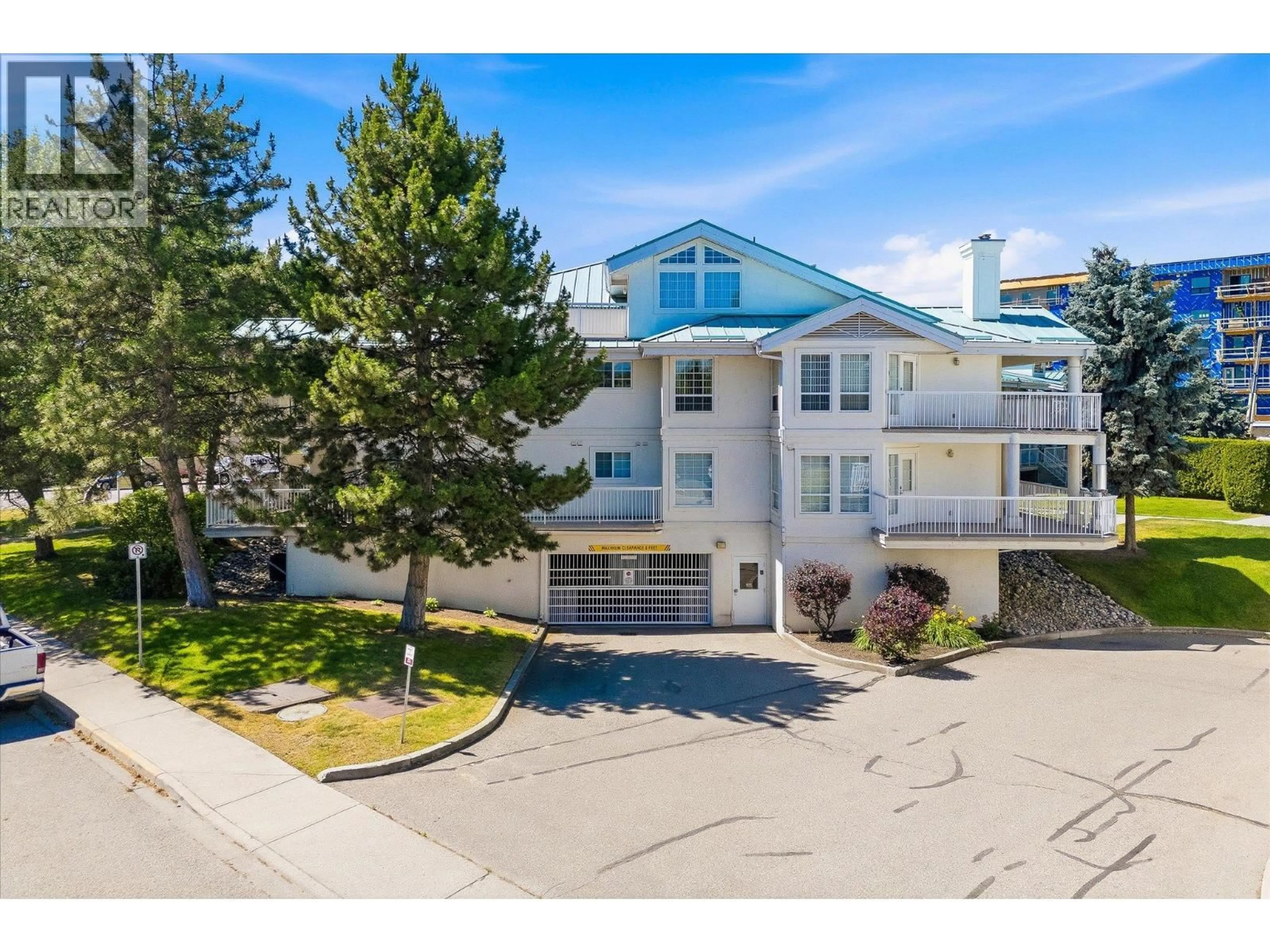 A pic from outside/outdoor area/front of a property/back of a property/a pic from drone, unknown for 127 - 1200 CAMERON AVENUE, Kelowna British Columbia V1W4T2