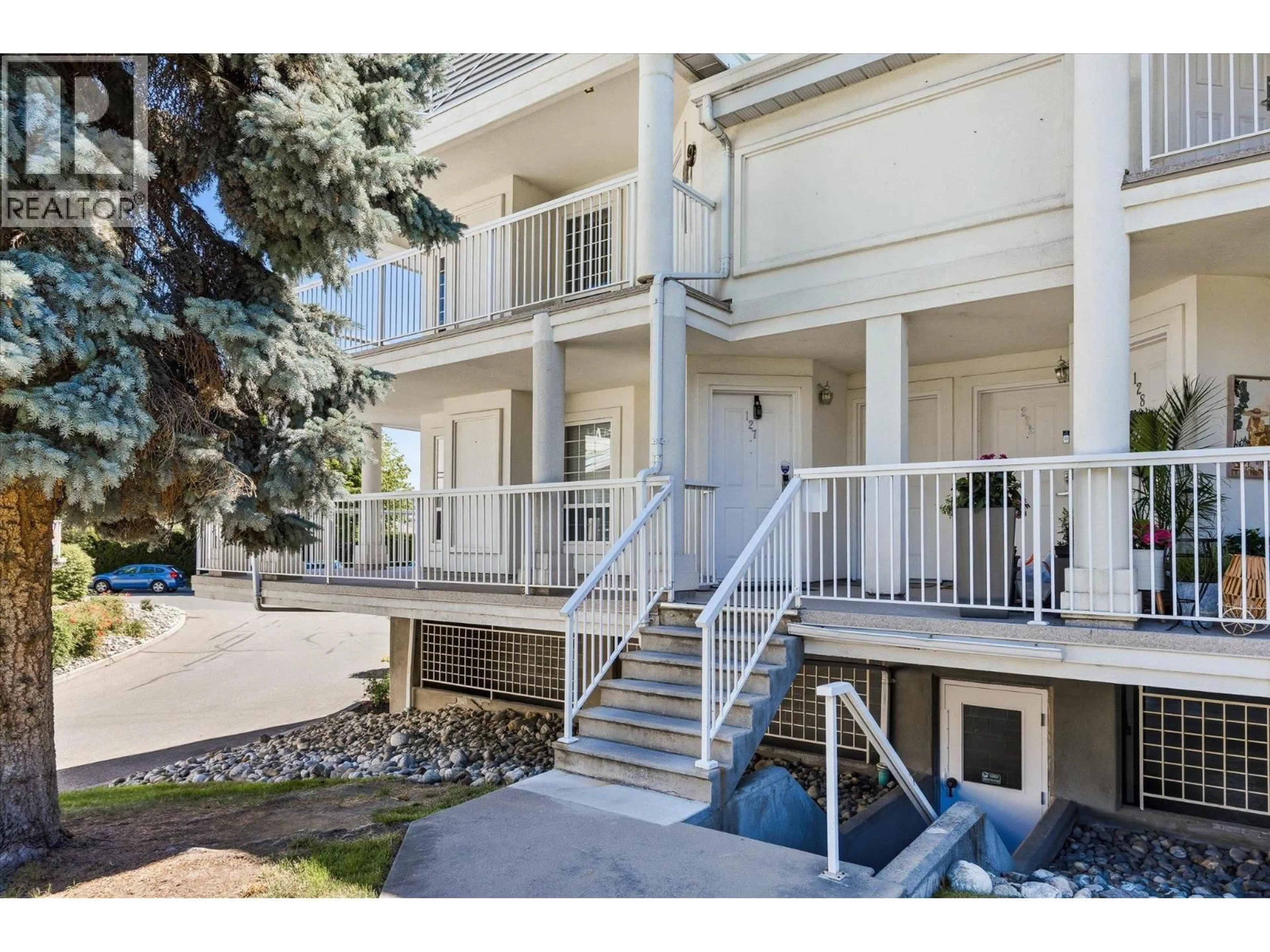 Patio, street for 127 - 1200 CAMERON AVENUE, Kelowna British Columbia V1W4T2