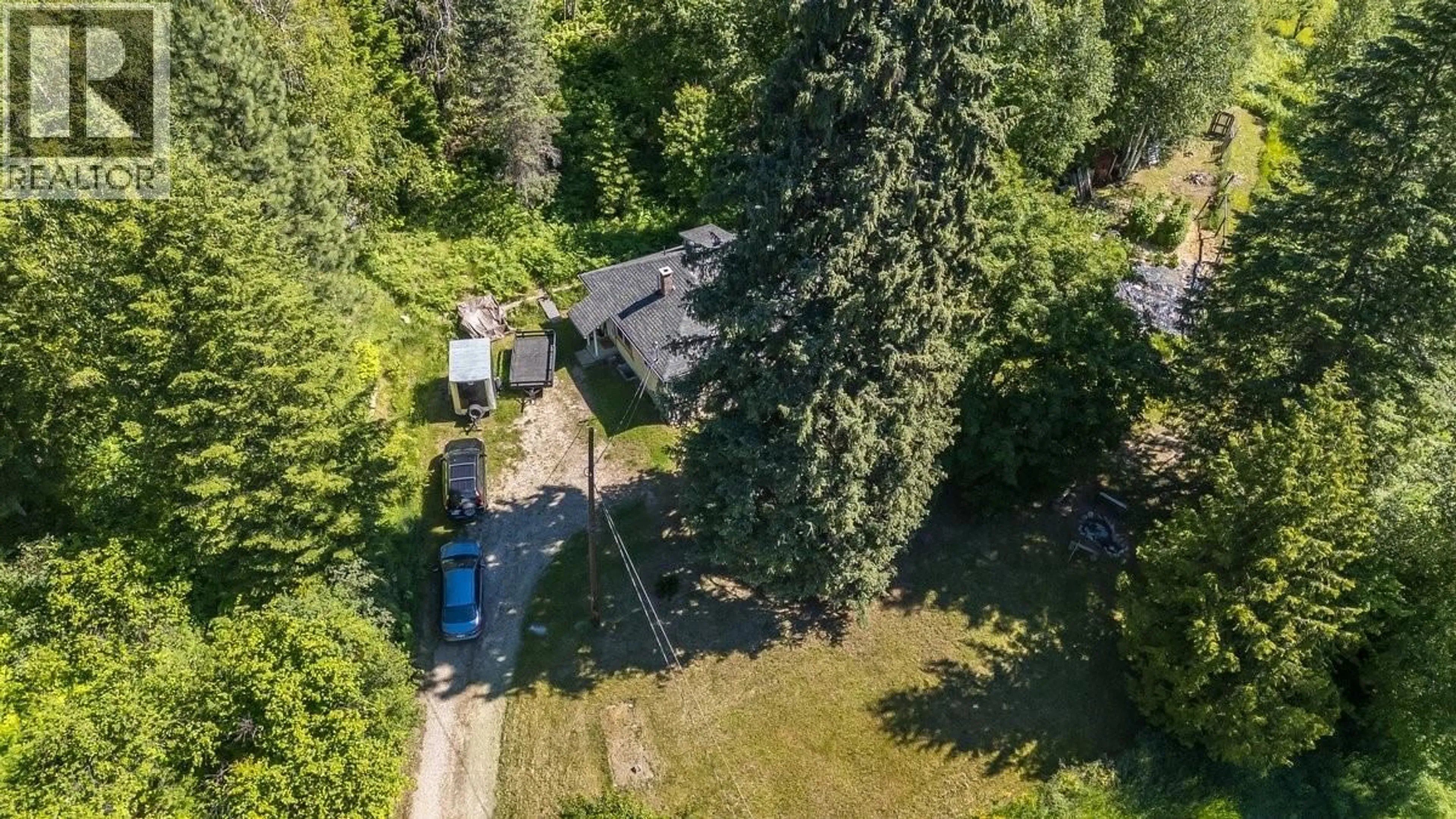 A pic from outside/outdoor area/front of a property/back of a property/a pic from drone, unknown for 5875 SLOCAN RIVER ROAD, Winlaw British Columbia V0G2J0