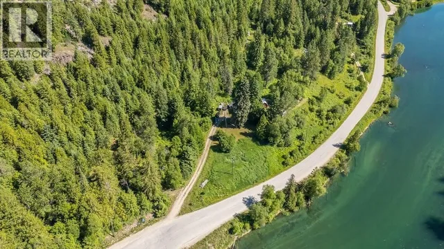 5875 SLOCAN RIVER ROAD, Winlaw 4