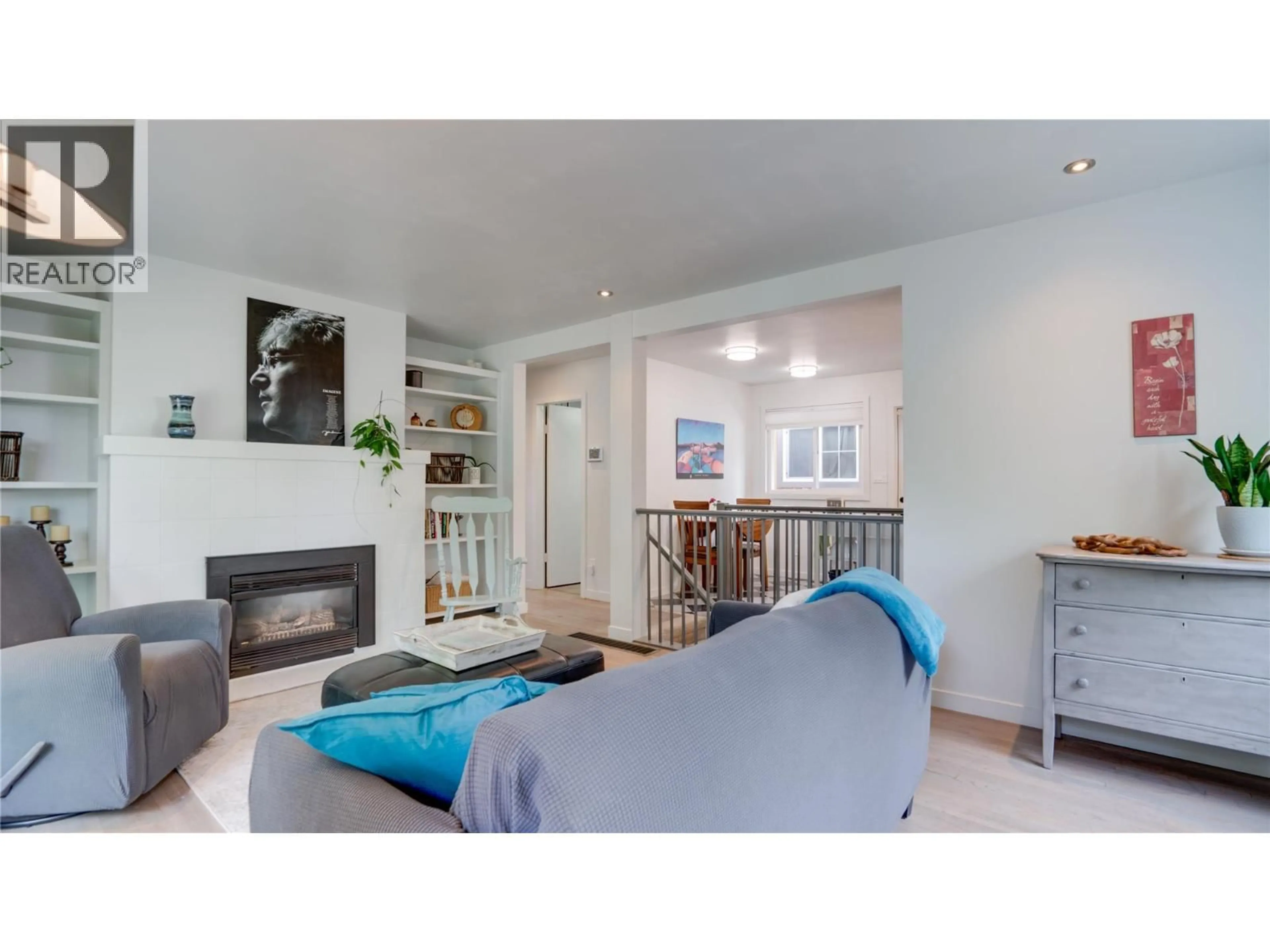 Living room with furniture, unknown for 4601 17 STREET, Vernon British Columbia V1B3C5