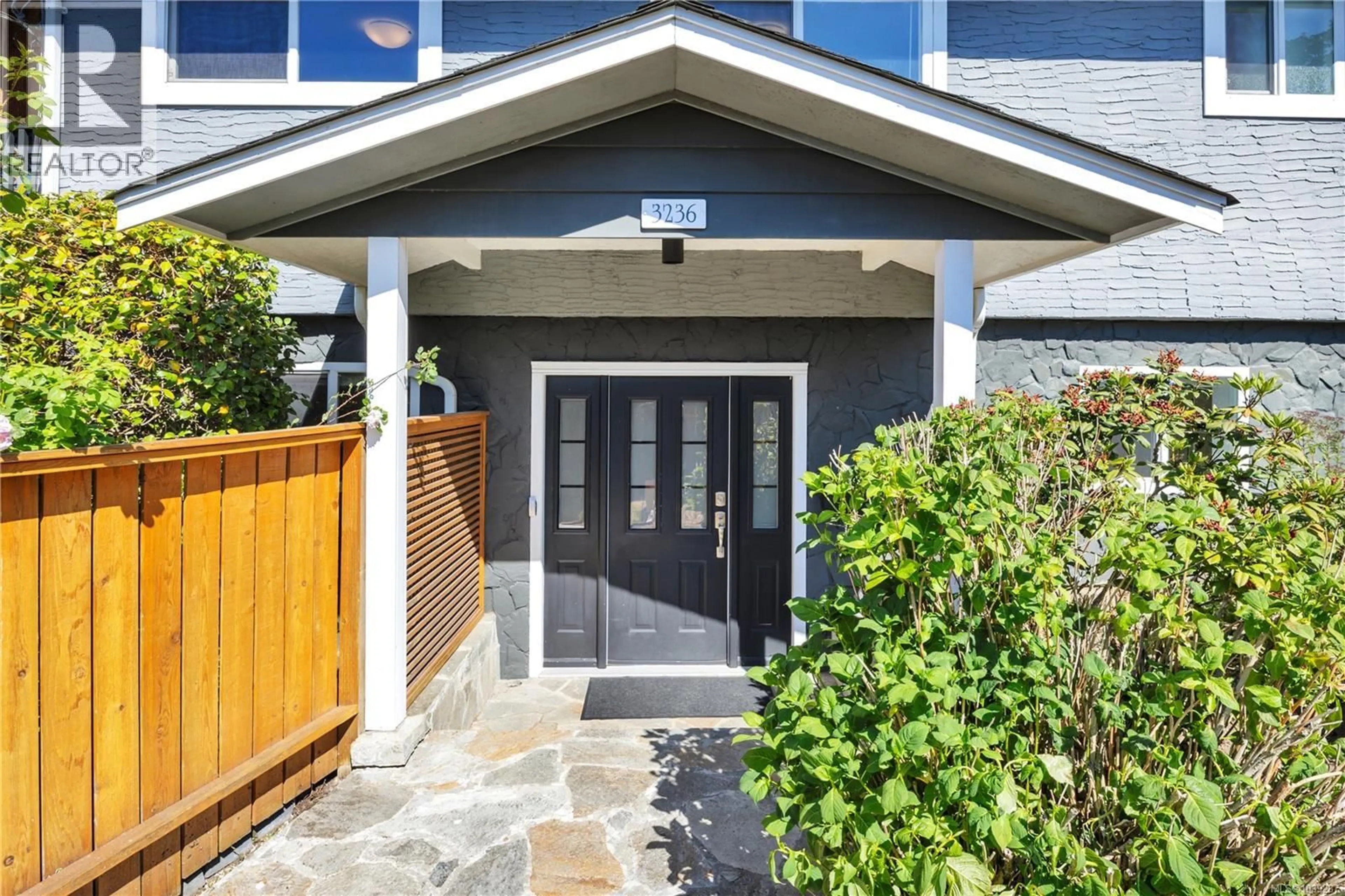Unknown for 3236 CEDAR HILL ROAD, Saanich British Columbia V8P3Y3