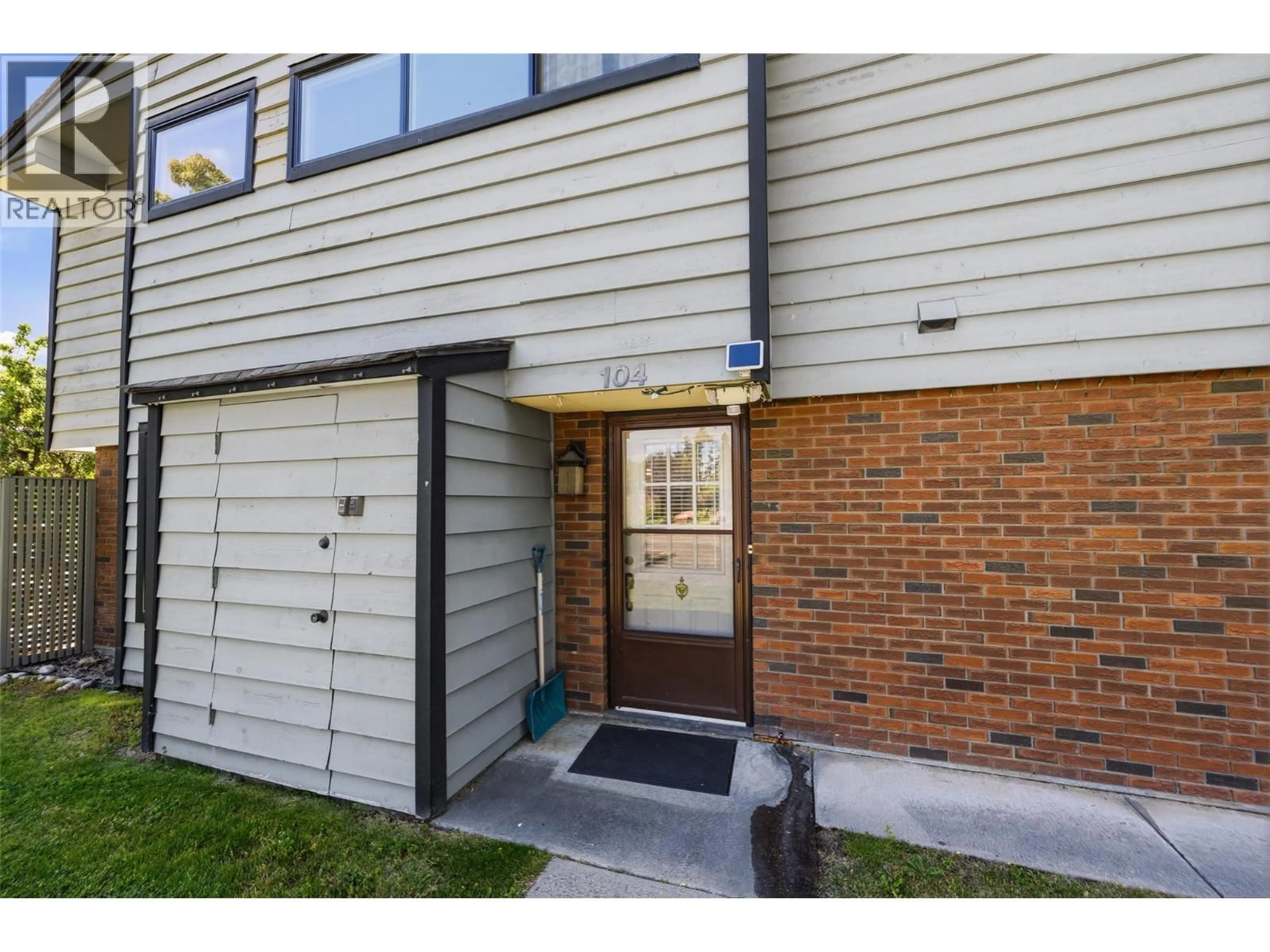 Unknown for 104 - 1050 SPRINGFIELD ROAD, Kelowna British Columbia V1Y8J7