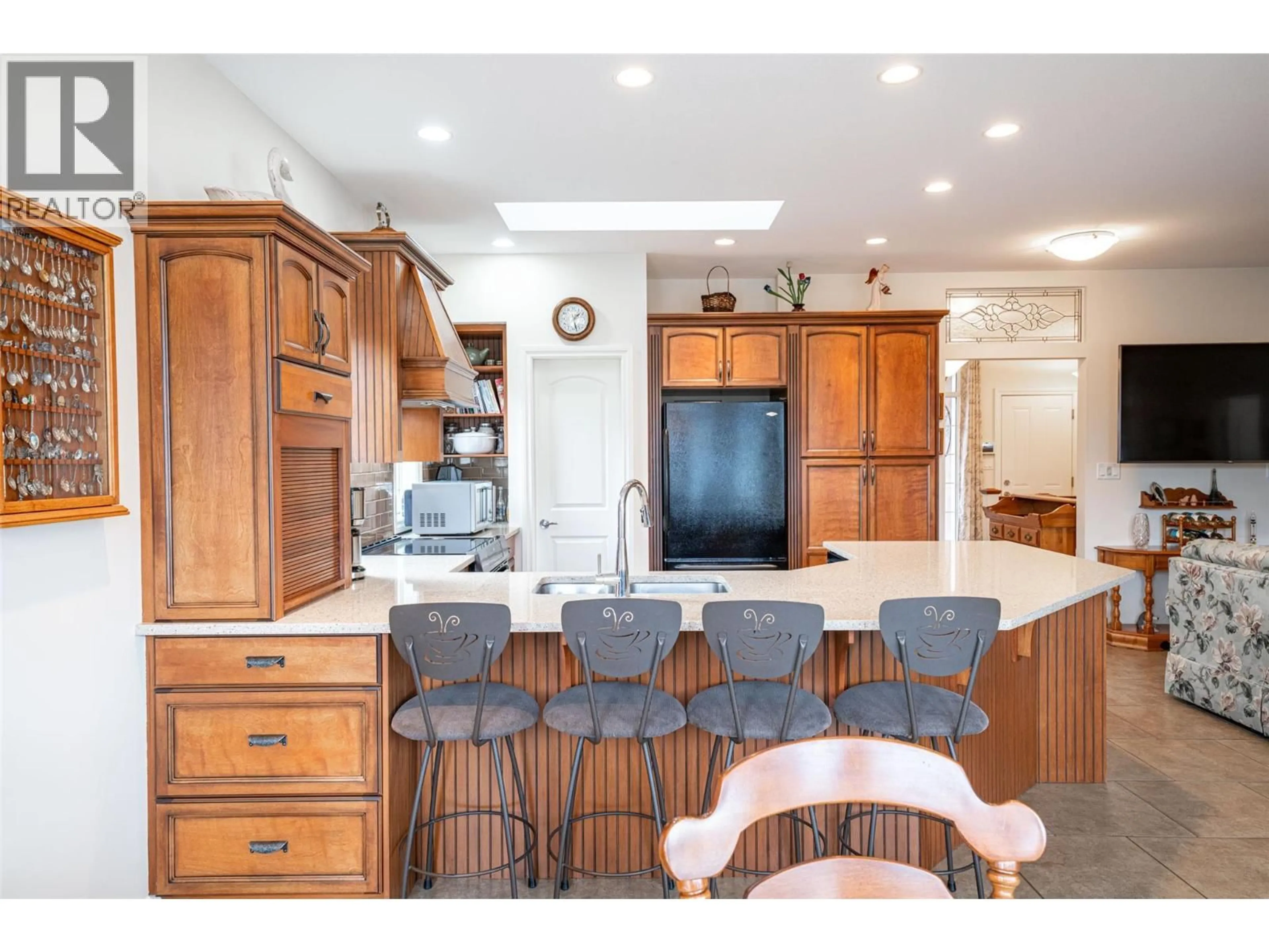 Open concept kitchen, unknown for 6905 MOUNTAINVIEW DRIVE, Oliver British Columbia V0H1T4