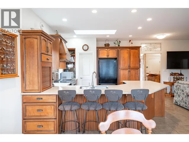 6905 MOUNTAINVIEW DRIVE, Oliver 3