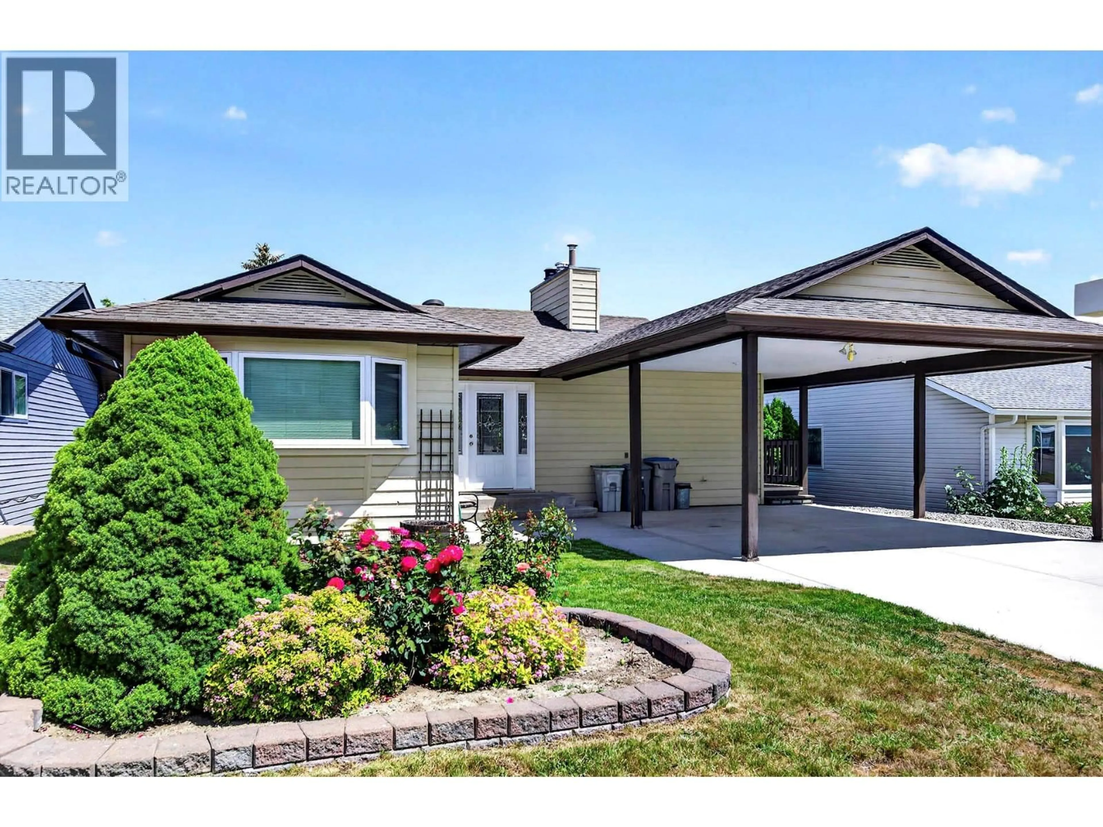 Home with vinyl exterior material, street for 618 BRAEMAR DRIVE, Kamloops British Columbia V1S1H9