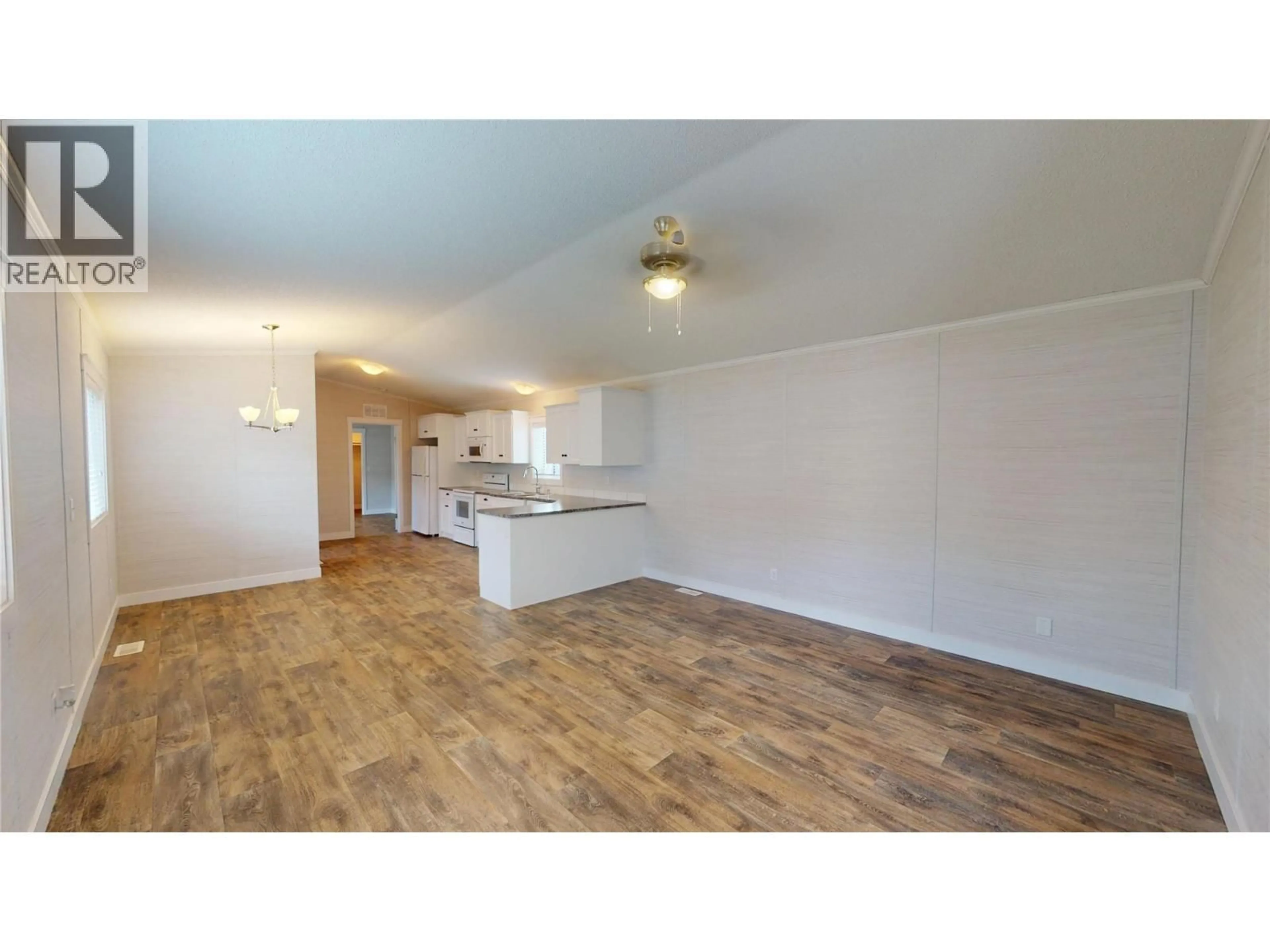 A pic of a room for 532 STEEPLEVIEW AVENUE NORTHWEST, Cranbrook British Columbia V1C5L3
