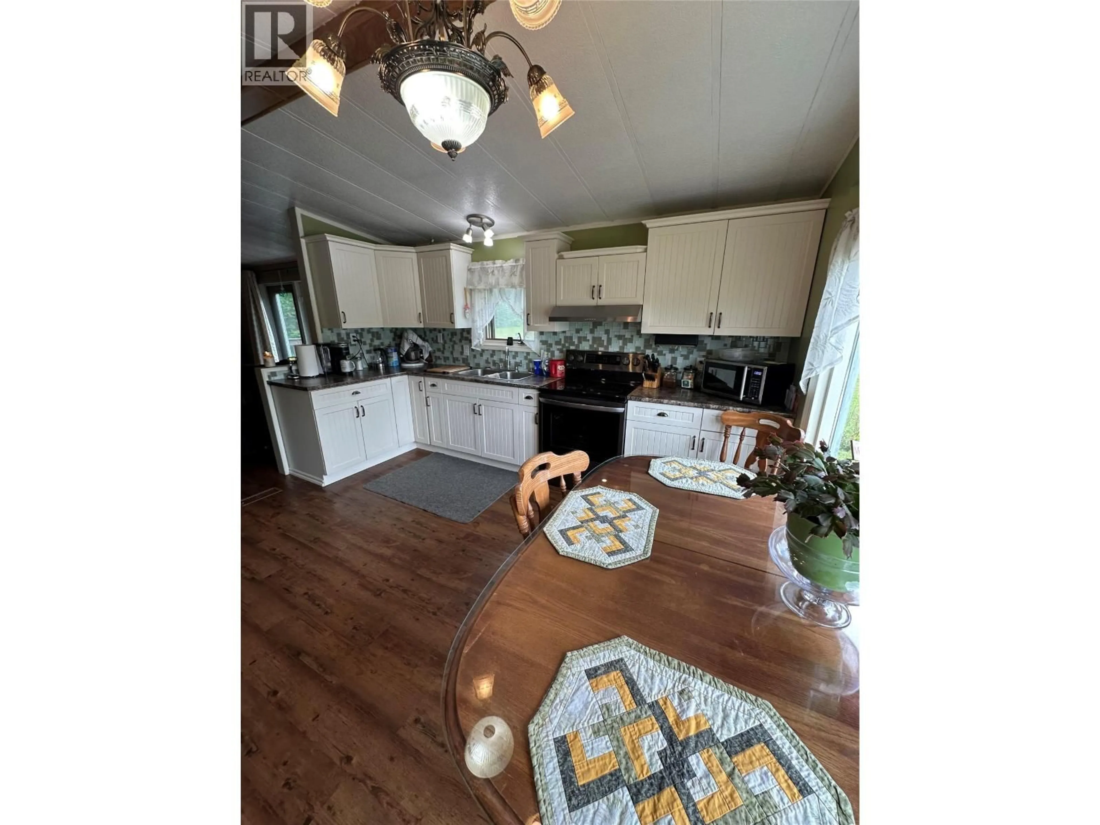 Open concept kitchen, unknown for 2118 GUILLET OTHER, Chetwynd British Columbia V0C1J0