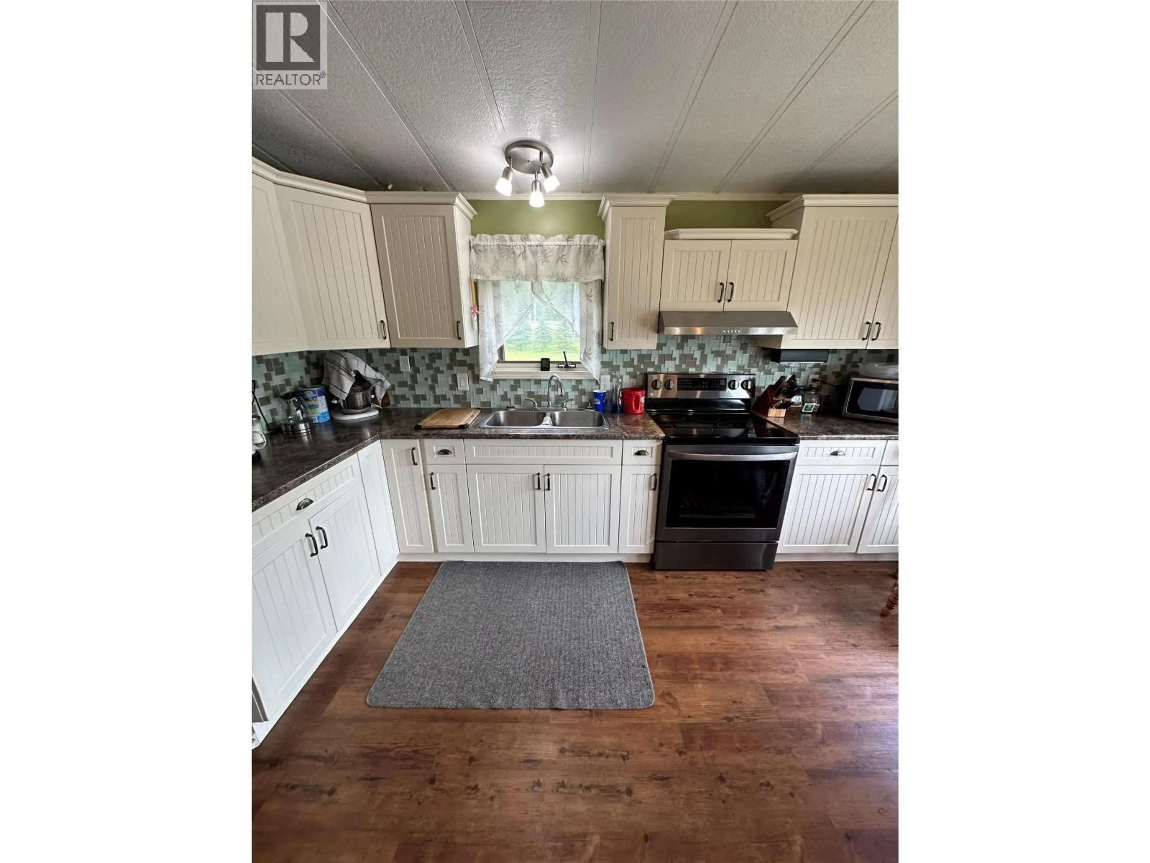 Open concept kitchen, unknown for 2118 GUILLET OTHER, Chetwynd British Columbia V0C1J0
