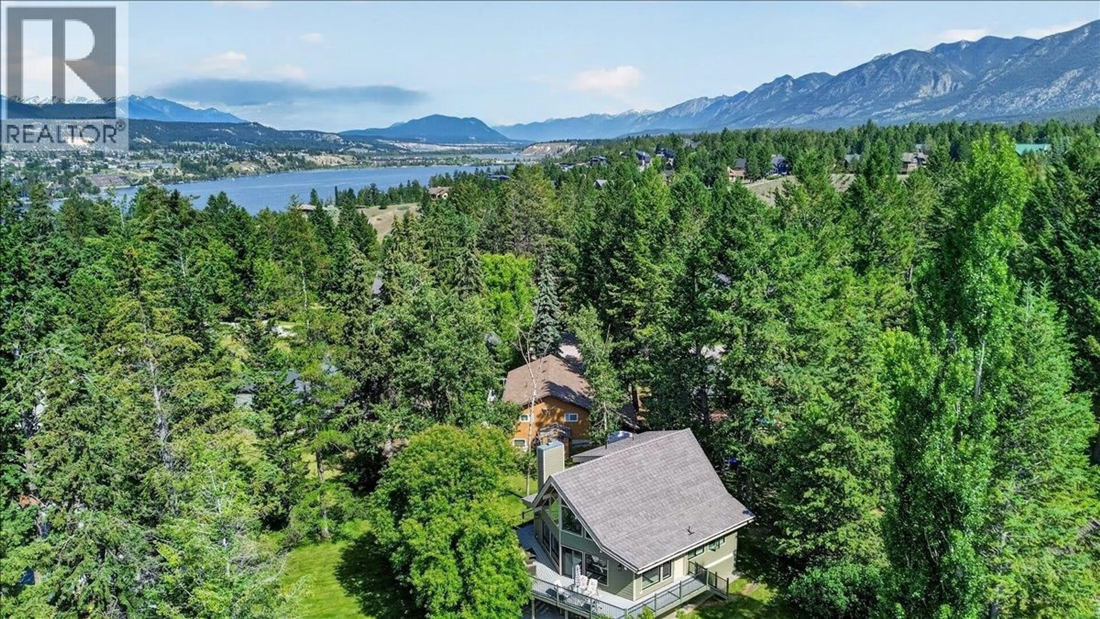 A pic from outside/outdoor area/front of a property/back of a property/a pic from drone, water/lake/river/ocean view for 4773 TIMBER RIDGE ROAD, Windermere British Columbia V0A1K3