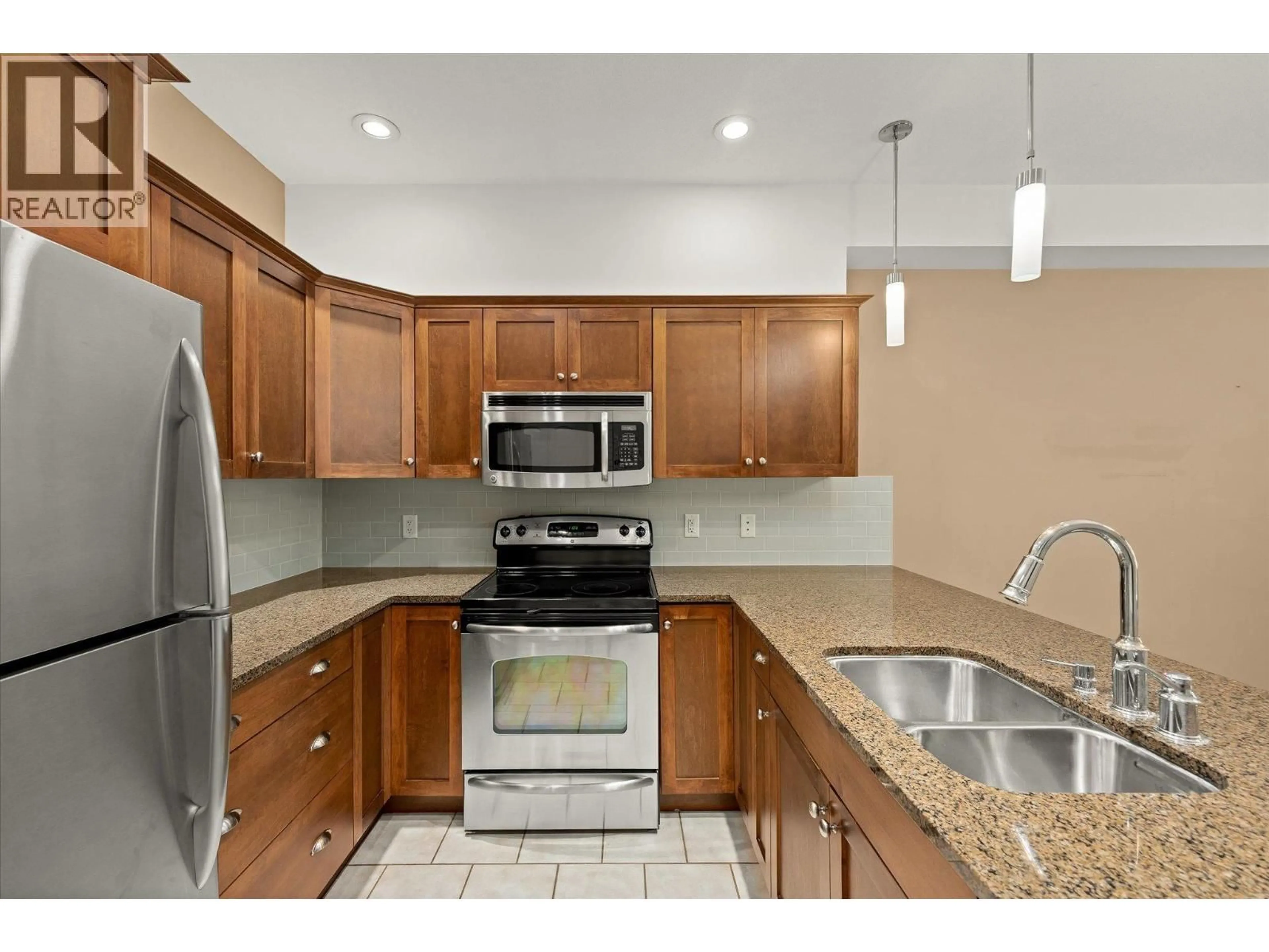 Standard kitchen, ceramic/tile floor for 3111 - 1990 UPPER SUNDANCE DRIVE, West Kelowna British Columbia V4T3E7
