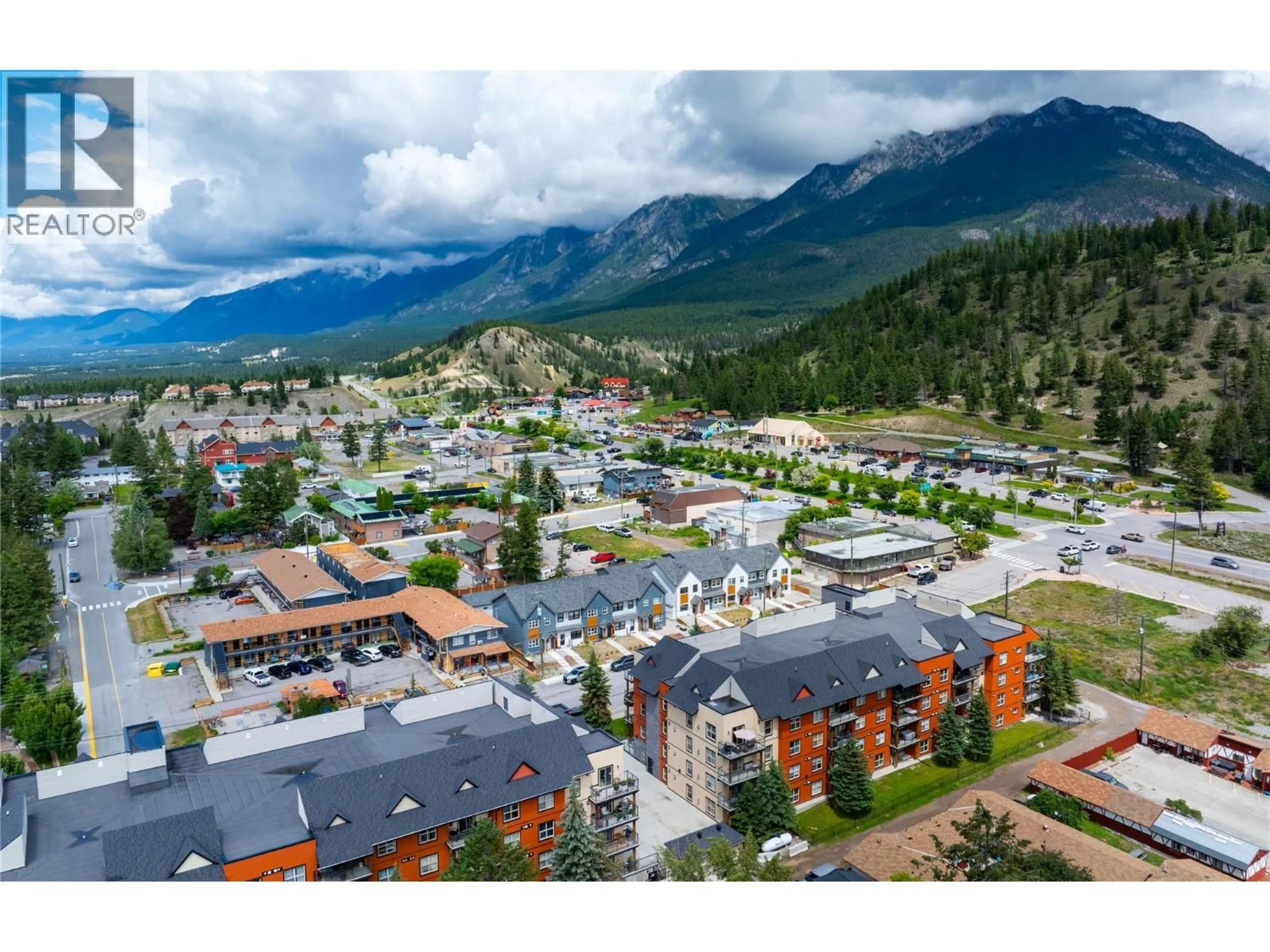 A pic from outside/outdoor area/front of a property/back of a property/a pic from drone, mountain view for 1105 - 4884 STANLEY STREET, Radium Hot Springs British Columbia V0A1M0